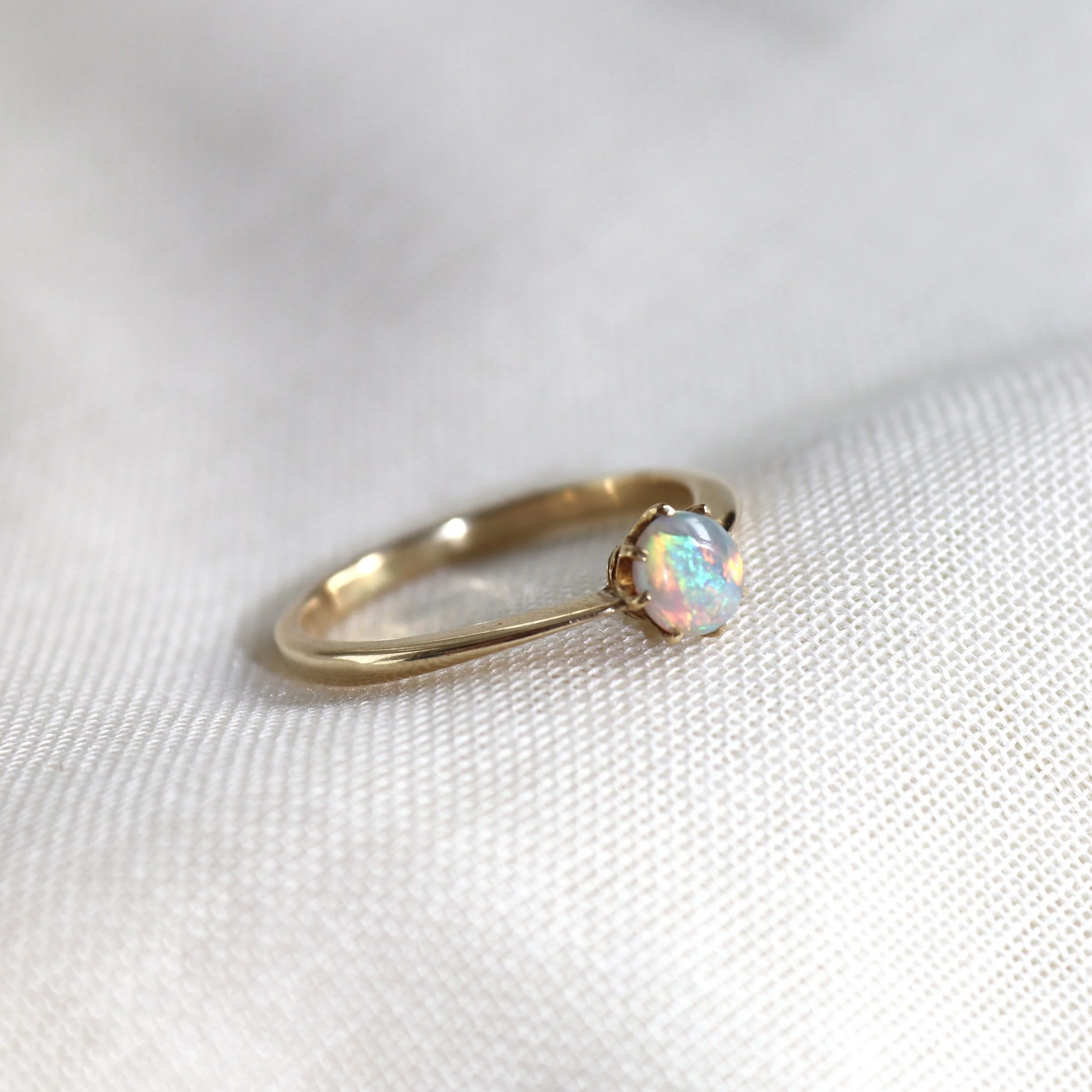 9ct Gold Round Opal Solitaire Ring