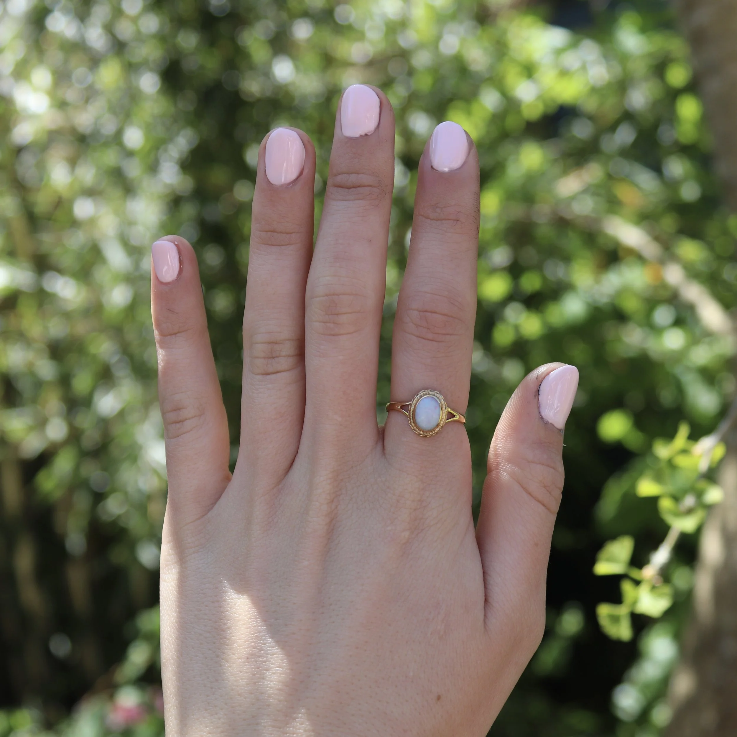 9ct gold solitaire opal ring.jpg