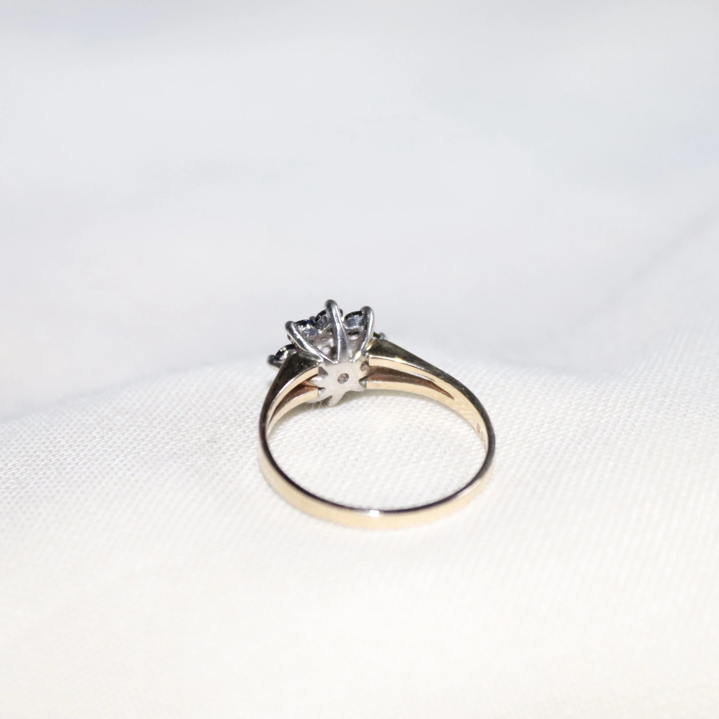 vintage gold sapphire floral ring.jpg