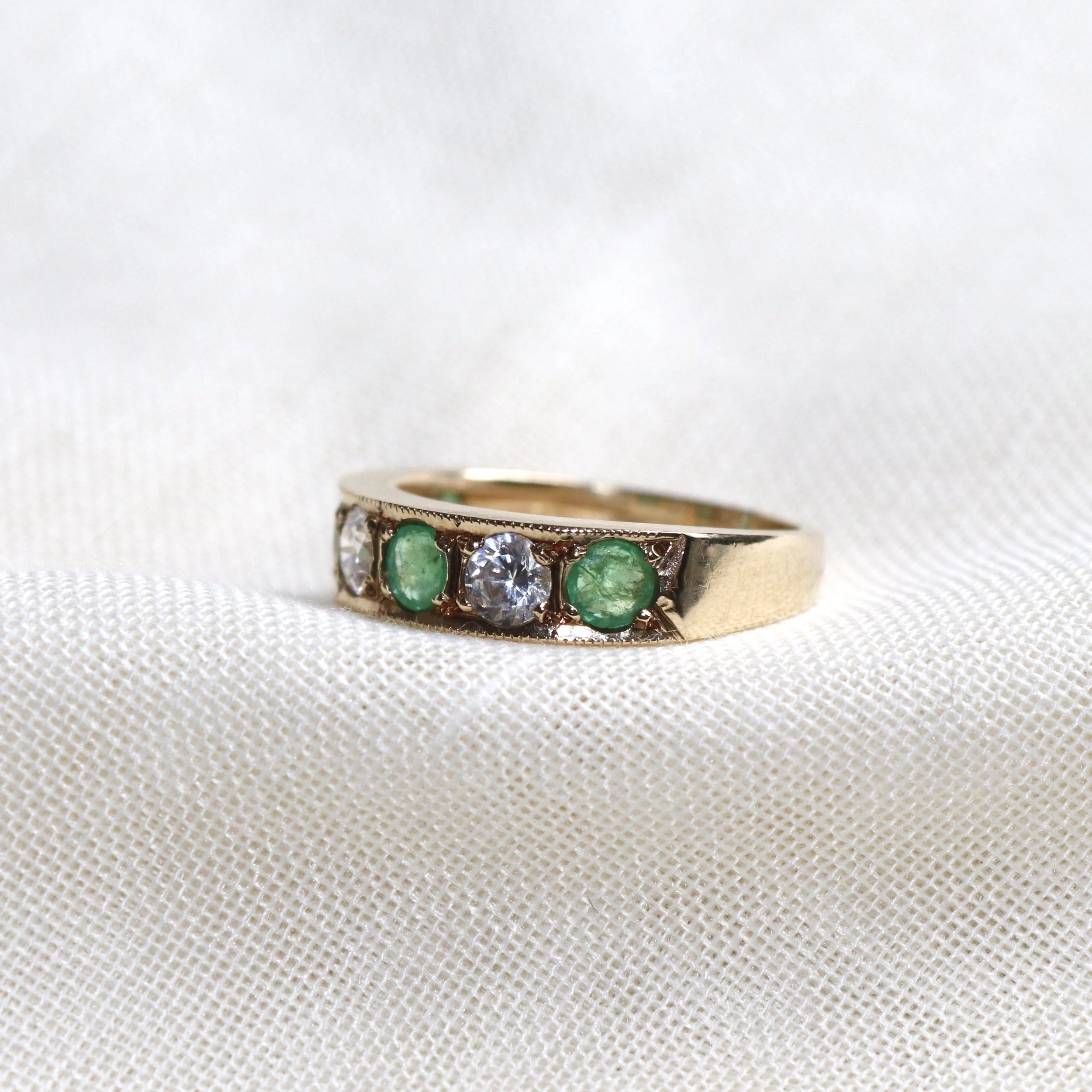 9ct vintage emerald ring.jpg