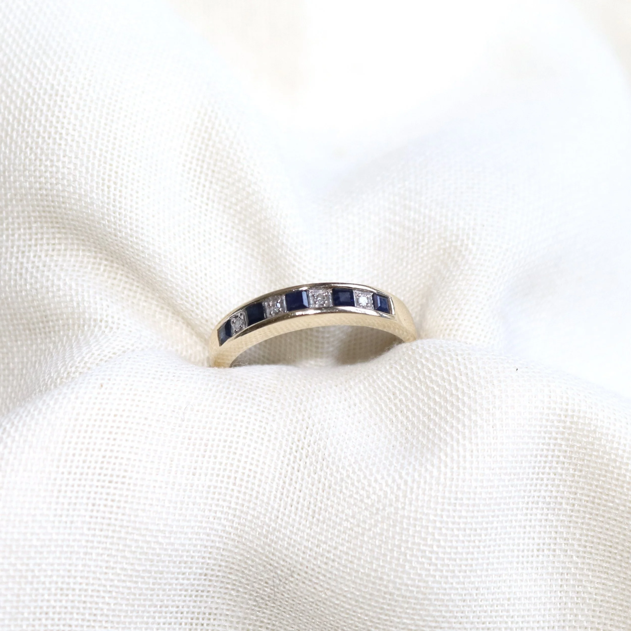 9ct gold vintage band.jpg