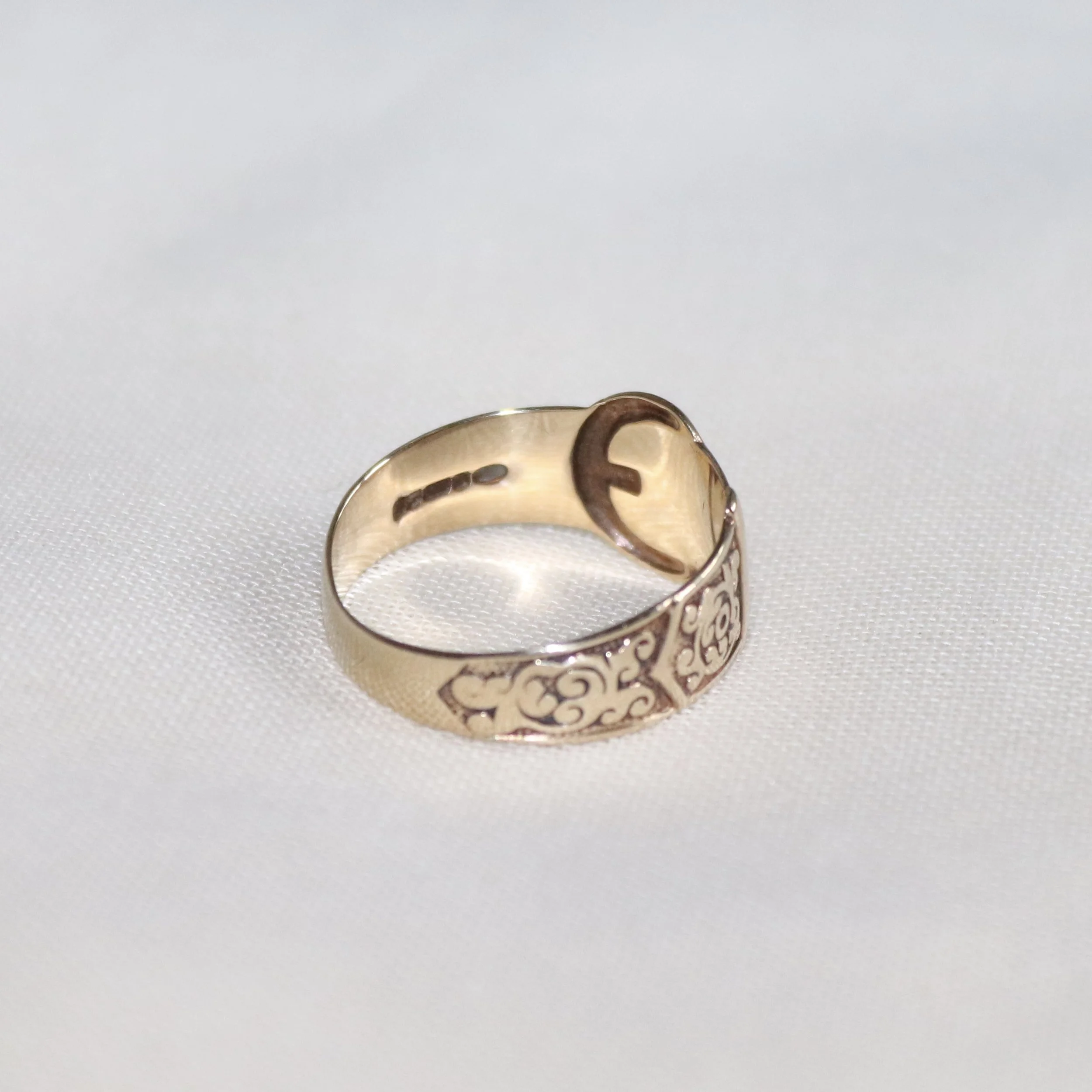 9ct belt buckle ring.jpg