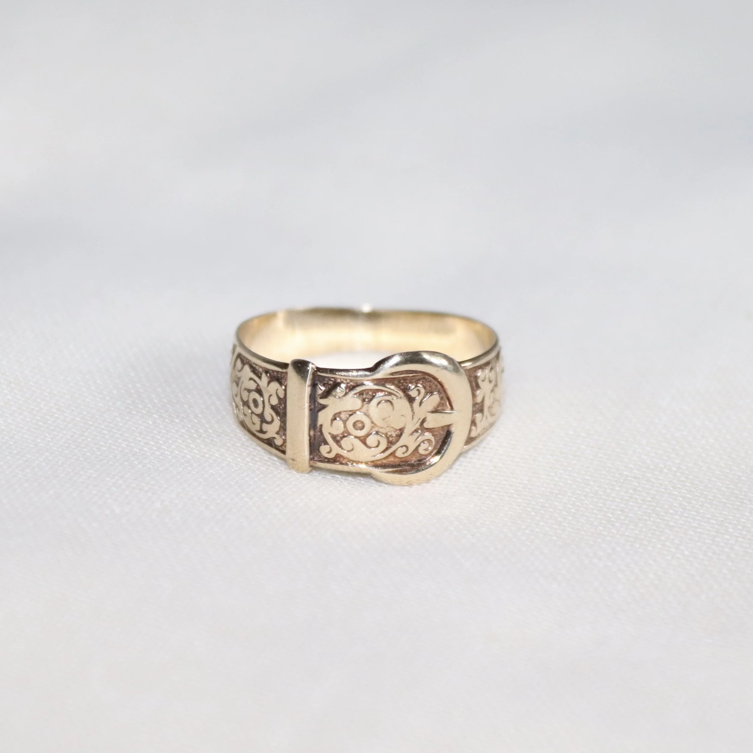 9ct Gold Vintage Belt Buckle Band Ring