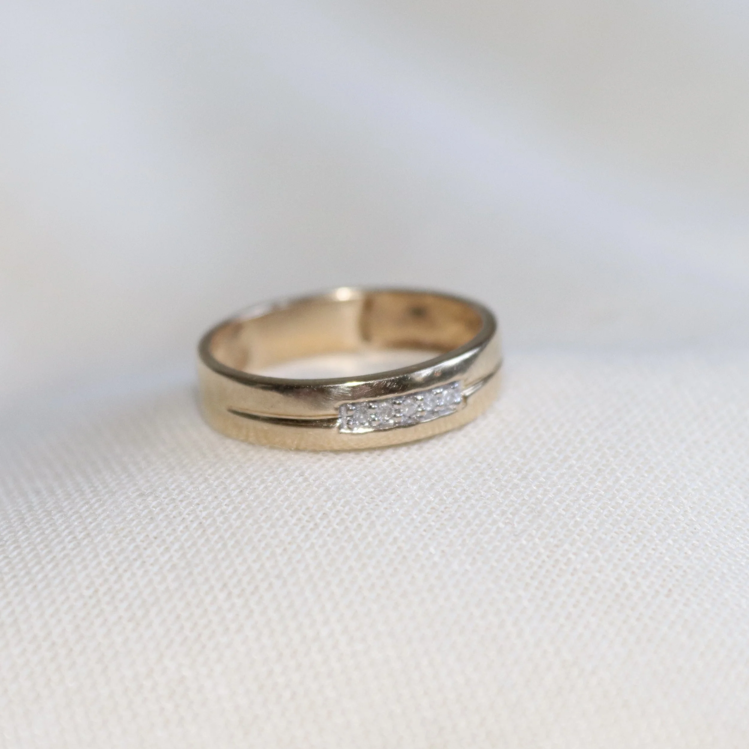 simple 9ct ring.jpg