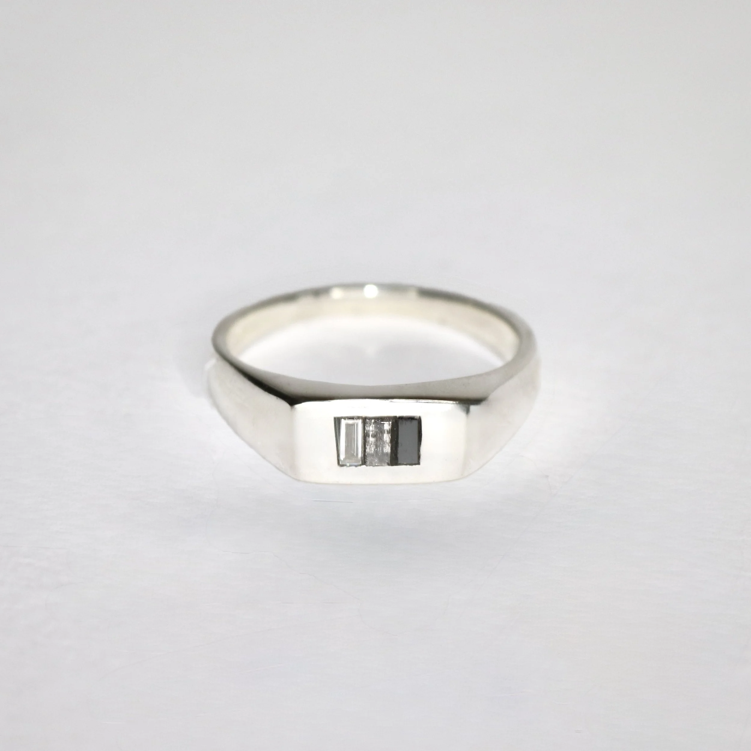 9ct White Gold Monochrome Stone Diamond Signet Ring
