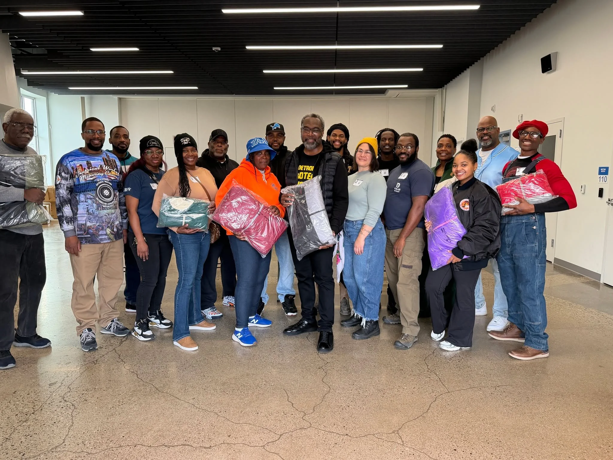 A huge thank you to @ewmc.58 (IBEW Local 58 - Detroit) for facilitating a coat drive for our participants and community! 🧥

Because of their generosity, 400+ coats have been distributed over the past few weeks, blessing hundreds of kids and families