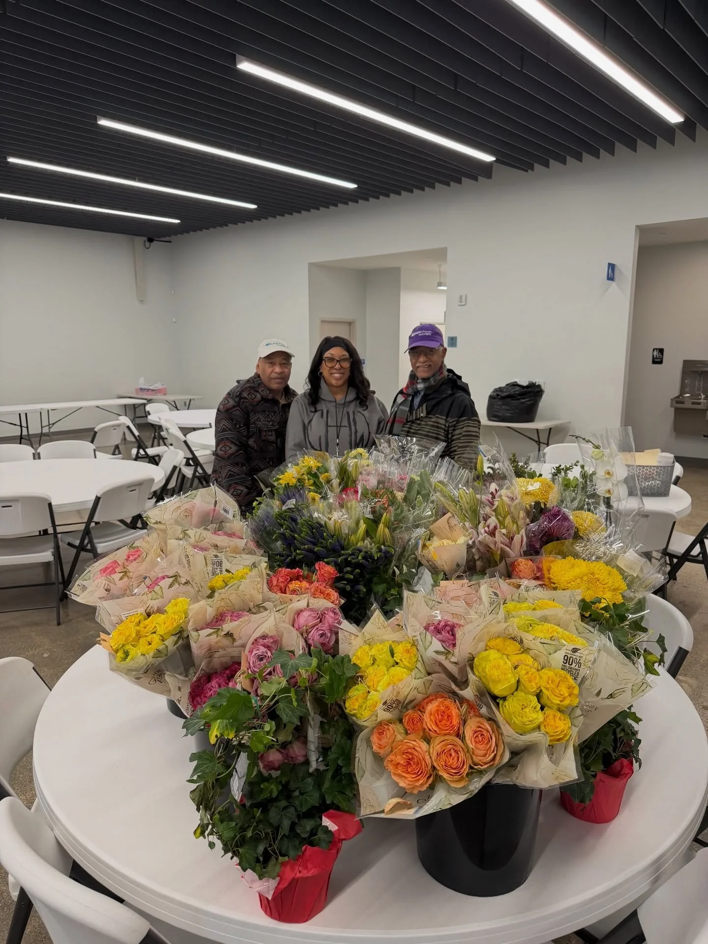 Today brought a fun surprise at food distribution! 💙
We were able to bless community members with @meijerstores gift cards just in time for holiday grocery shopping.

Shoutout to our faithful delivery team volunteers for arriving right on time with 