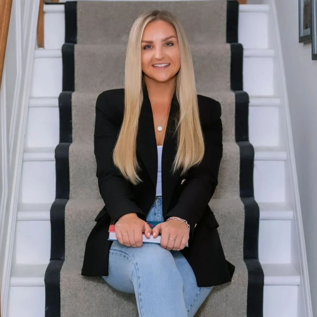 Hello I'm Rosie, the founder of Rosie Kate Interiors Ltd. I am an Interior Designer and Creative Mentor living in London. Welcome to my Instagram page! I will be sharing all things design including ongoing projects, and all the different ways I help 