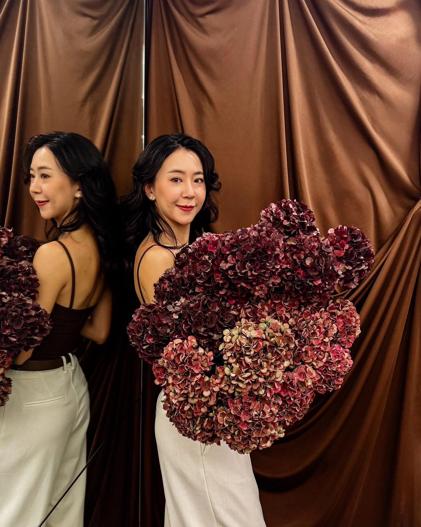 #Hydrangea

Elevating the ambiance at Chellery&rsquo;s VIP pre-launch event, the Dutch hydrangea brought a lush, volumetric grace to our arrangements. Clusters of autumnal burgundy petals created a sense of abundance and refinement, harmonizing seaml