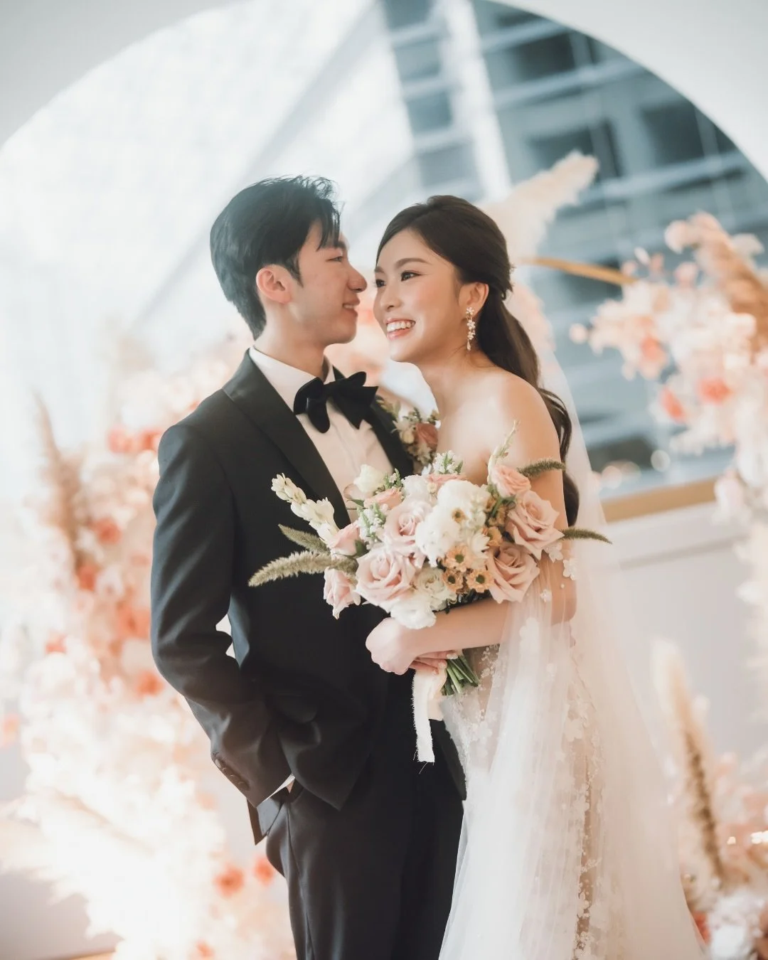 Bespoke bridal bouquet for Jessie &amp; Kelvin 🤍
Designed to work seamlessly with the couple💍 from the ceremony setting to the walk down the aisle.

A balanced mix of blush tones, textures and movement,
created to photograph beautifully from every 