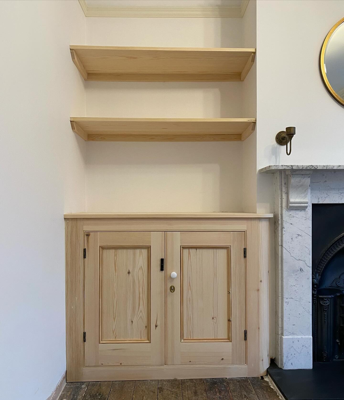 De Beauvoir low cupboards with battened shelves. Awaiting paint. Crystal Palace. London. 
The original maker.
&bull;
&bull;
&bull;
#cupboard #livingroom #alcove #theoriginalmaker #home #interiordesign #alcovecupboards #joinery #cupboards #shelving #s