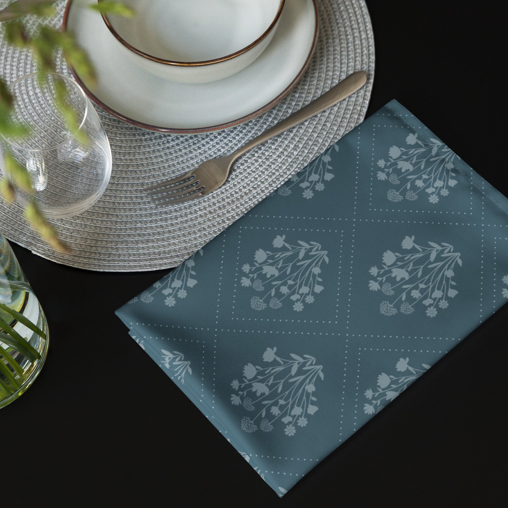 cloth-napkin-set-(4)-white-front-67d0a5f70eb4a.jpg