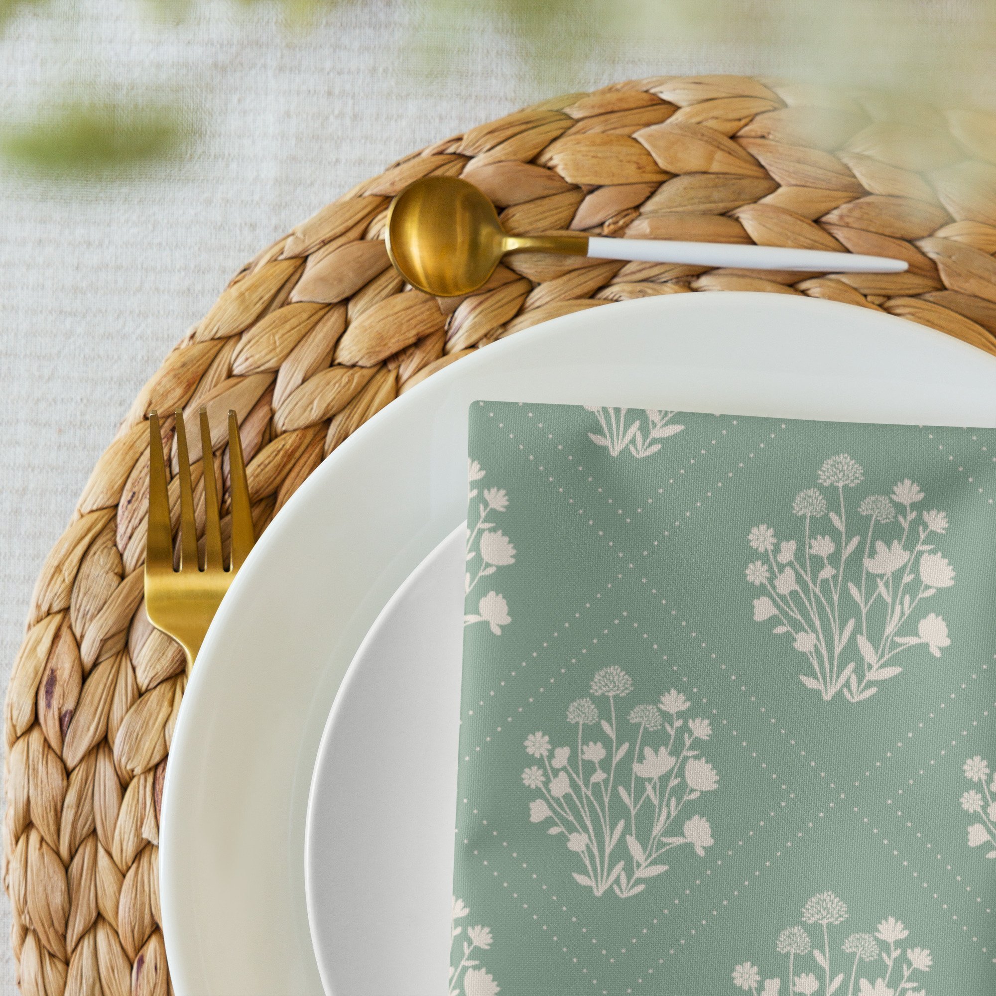 cloth-napkin-set-(4)-white-front-67d0a9af6fe3a.jpg