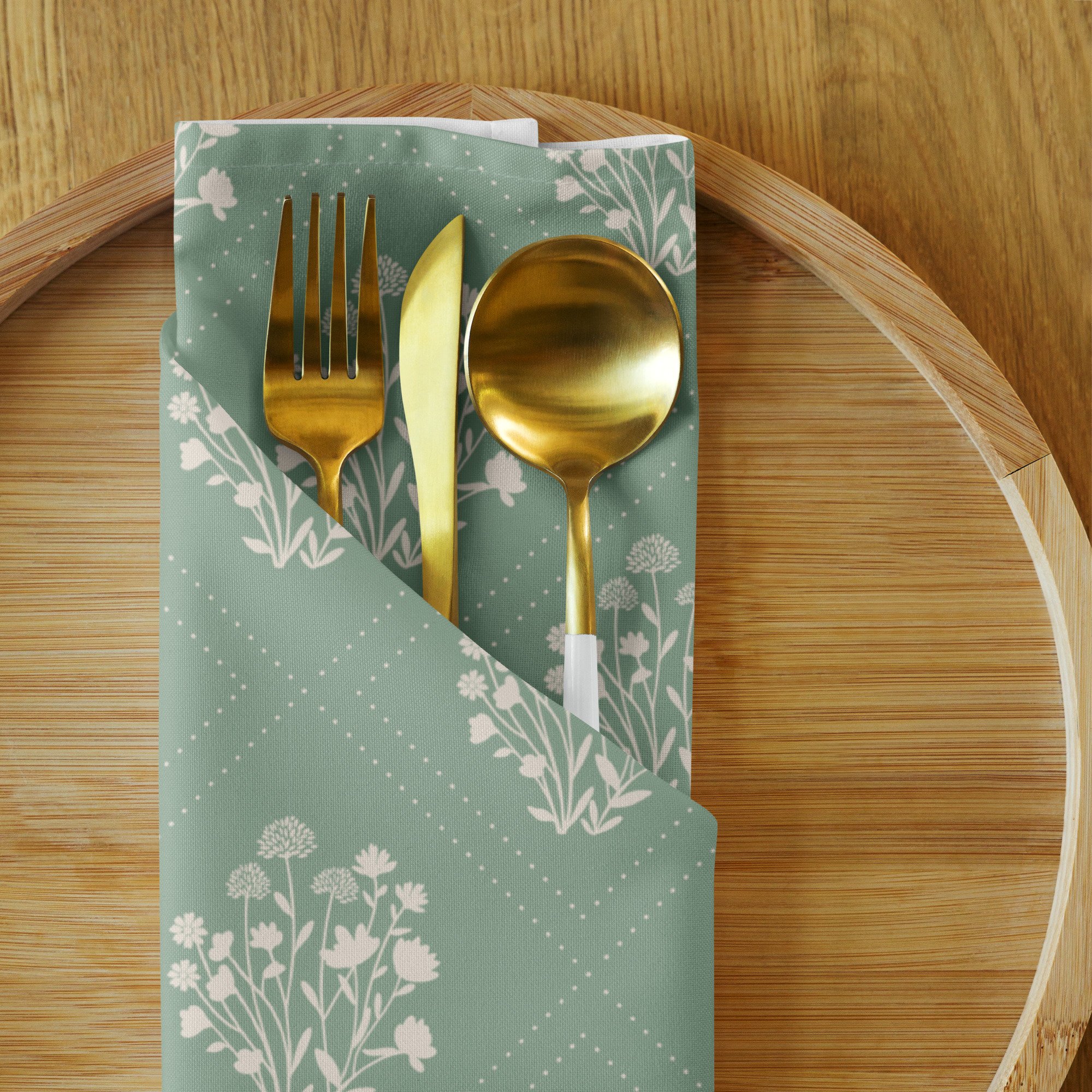 cloth-napkin-set-(4)-white-front-67d0a9af6ff42.jpg