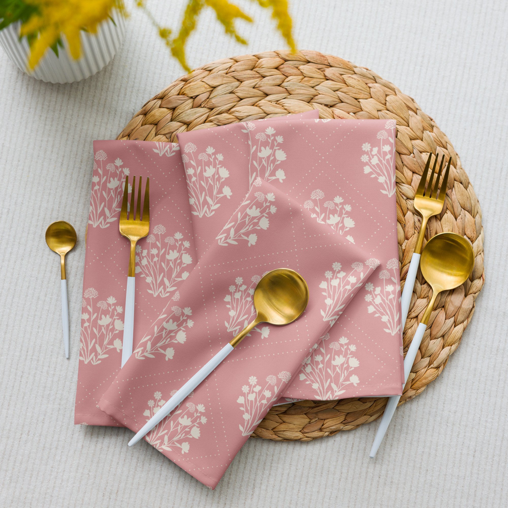 cloth-napkin-set-(4)-white-front-67d0abec326be.jpg
