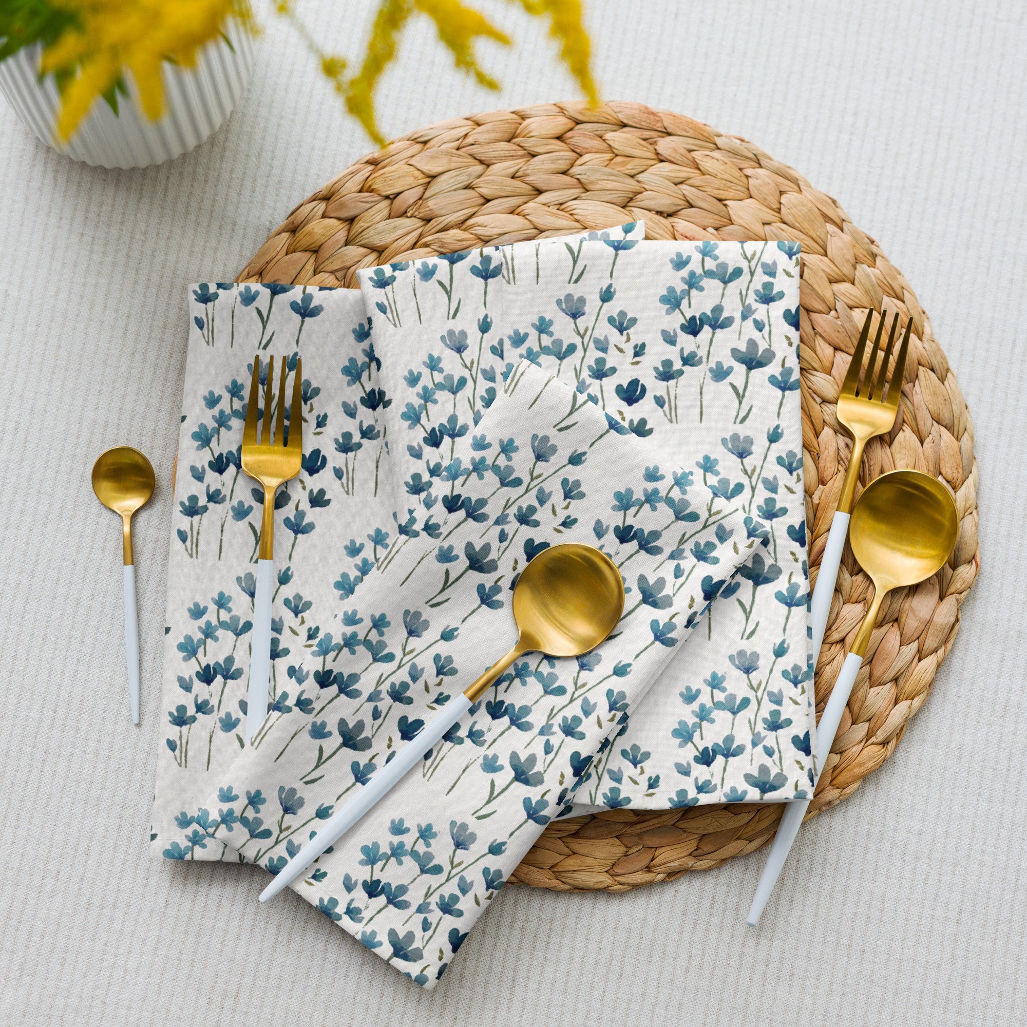 cloth-napkin-set-(4)-white-front-67d2f63ce43d4.jpg