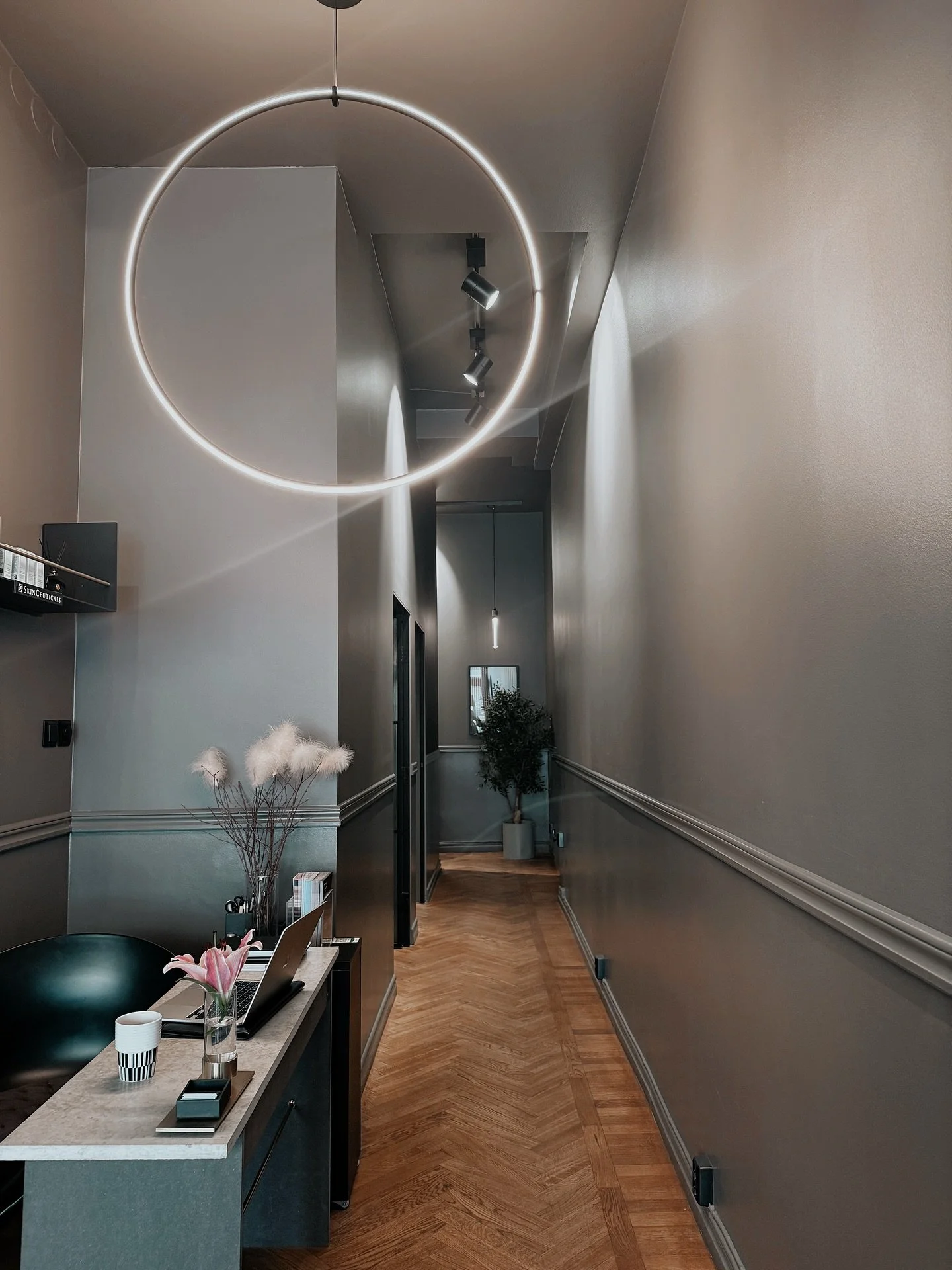 We hope you love our clinic as much as we do 🩶

#toxonthego #sibyllegatan26 #toxgroup #toxontheroll #injektionsklinik #injektionsbehandlingar #selfcare #selflove #glowglowing #clinic #easthetics #ostermalm