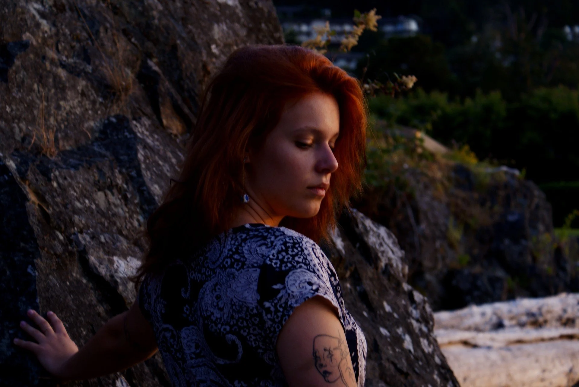 Rock_Shoulder Look (Seductive).jpg