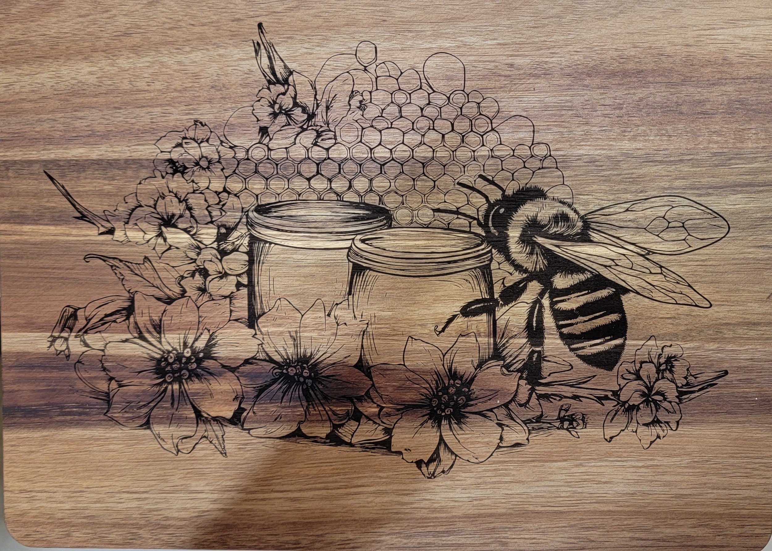 Bee Cutting Board.jpg