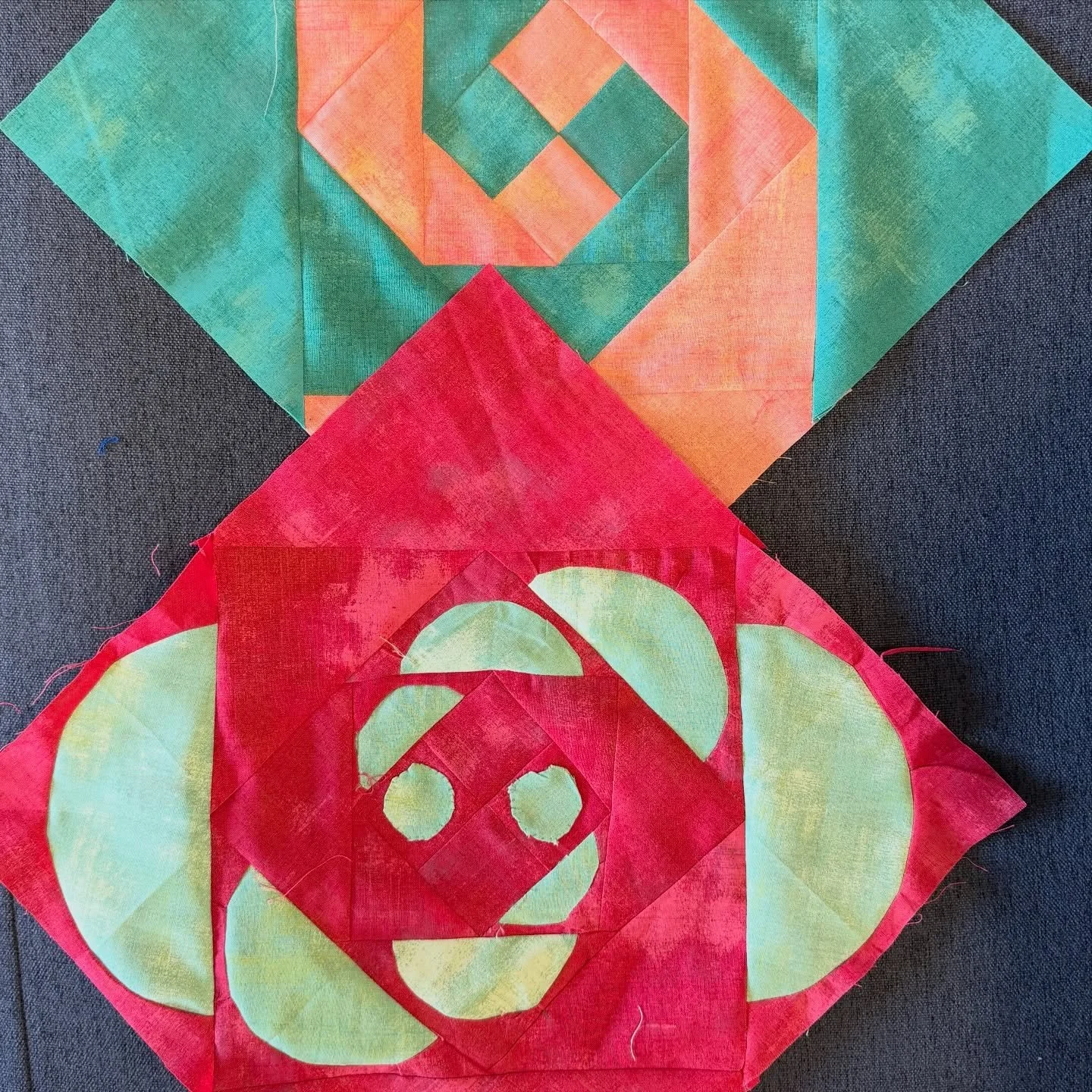 I whipped up this snail trail block and its curvy modern interpretation for the @stlmqg 2026 BOM Challenge.

My curves are atrocious! Definitely a skill I need to practice!

#stlmqg #snailtrailblock #quilting #quilt #quiltersofinstagram