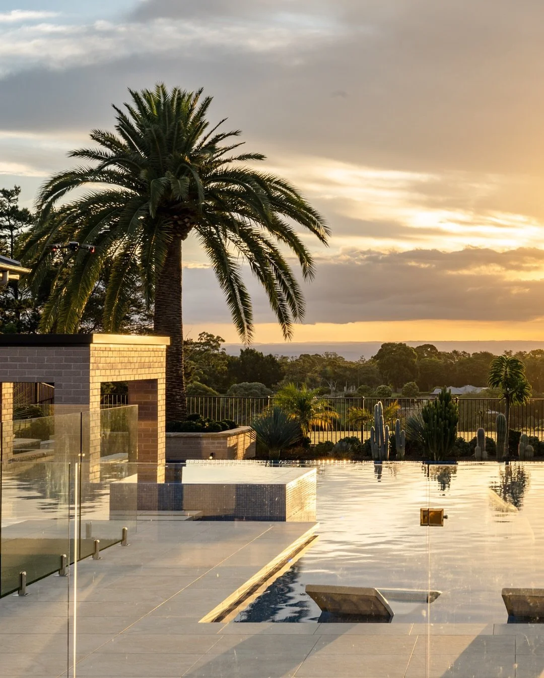 Earlier this year, we had the privilege of shooting this stunning project for Justin and the team @fluidlandscapedesign 

This intricate design won the Silver Award at the 2025 National Landscape Design Awards, and it&rsquo;s easy to see why! 

Captu