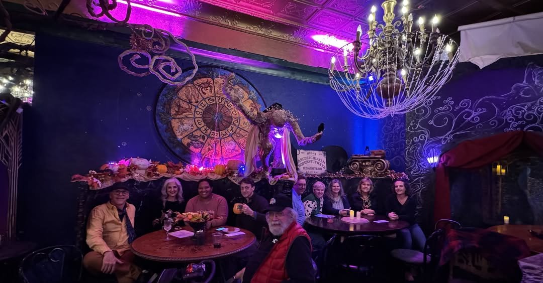 Café et Conversation Midwest at Edge of the Universe