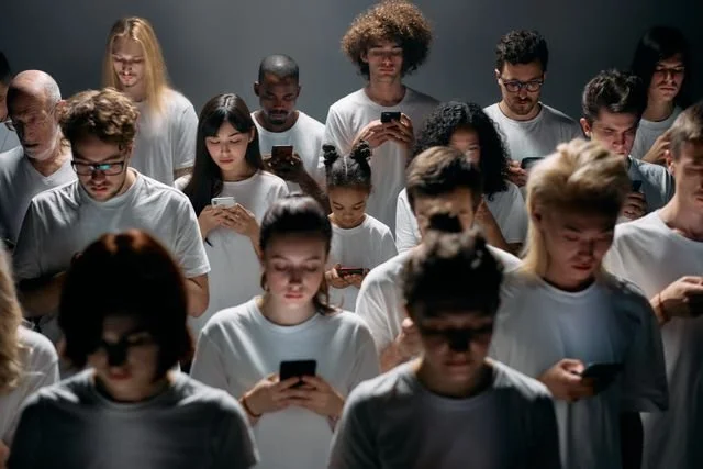 Digital Age Anxiety - How Technology Affects Our Mental Well-Being