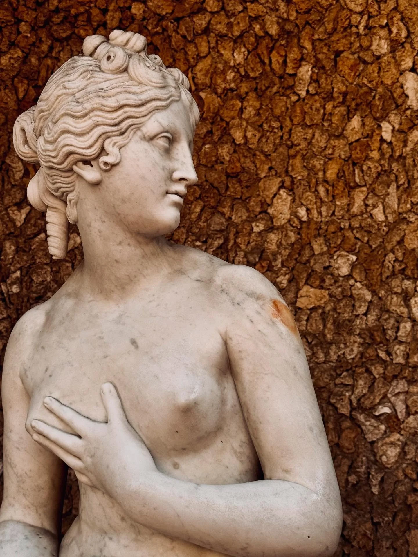 A little reminder as this sweet Full Moon approaches. 

Delighted and honored to be included in the upcoming seminar hosted by @theintegrationcircle -  Pathways to the Goddess: The Archetypal Feminine and the Psych-del*c Experience. It&rsquo;s extra 