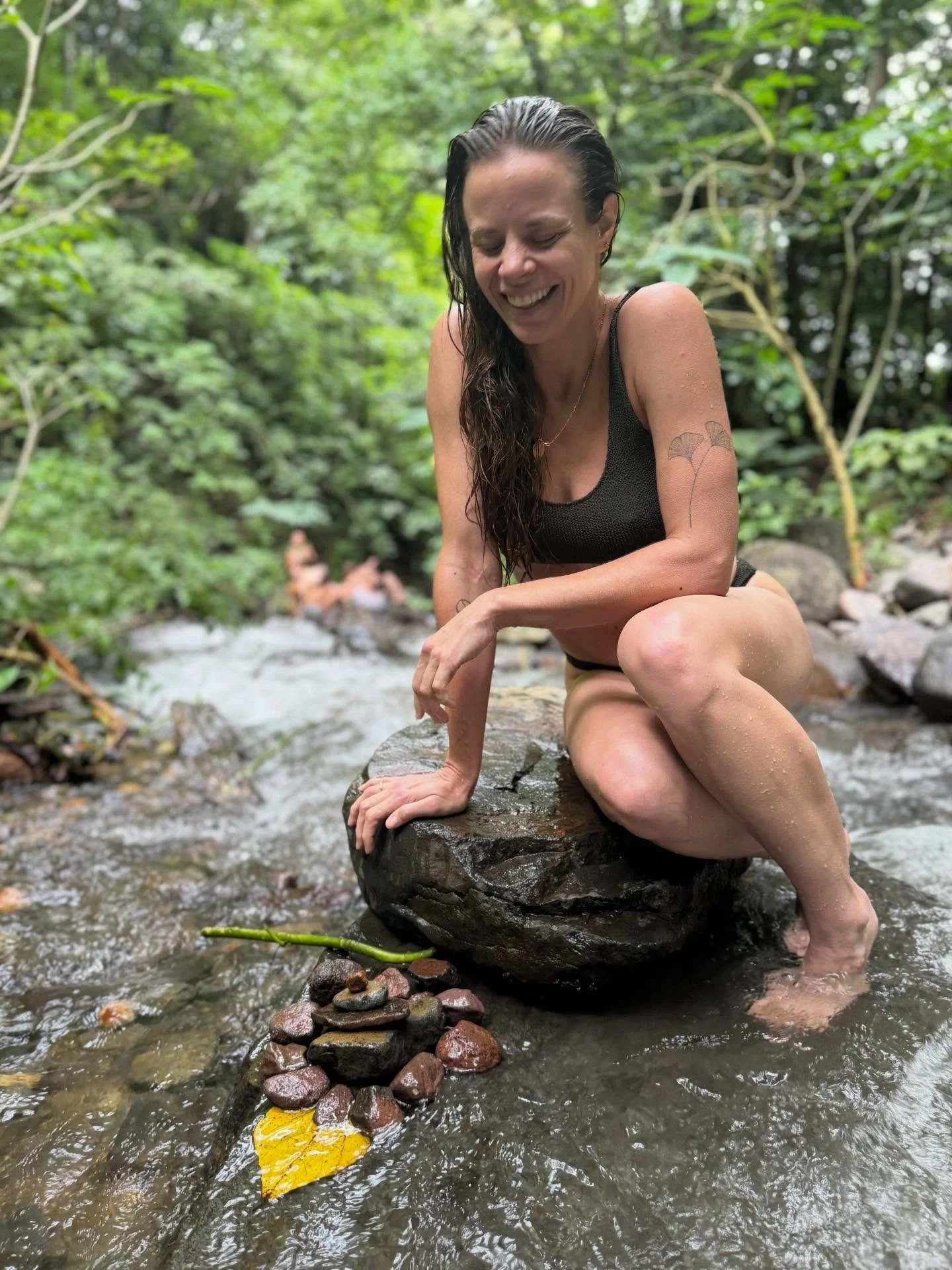 More Saturday morning hike reflections: A woman in hiking gear and bright red lipstick walked past. She reminded me of a group of Japanese women I met a month ago, all on the trail wearing beautiful shades of lipstick. 

Our herbalism teacher @marysi