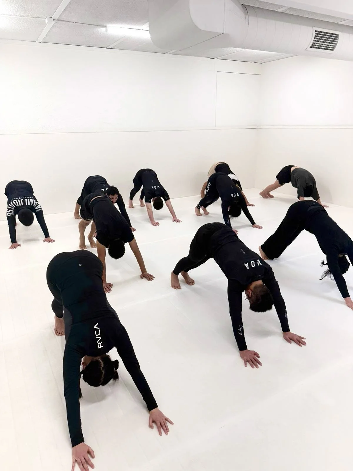 Thank you @oli.moves_ for coming down to run a Yoga Flow class 🧘🏻&zwj;♀️ for our members. It was what our body needed and everybody loved the experience. Also had some rolls after too, what a great morning ❤️

Congratulations on your purple belt an
