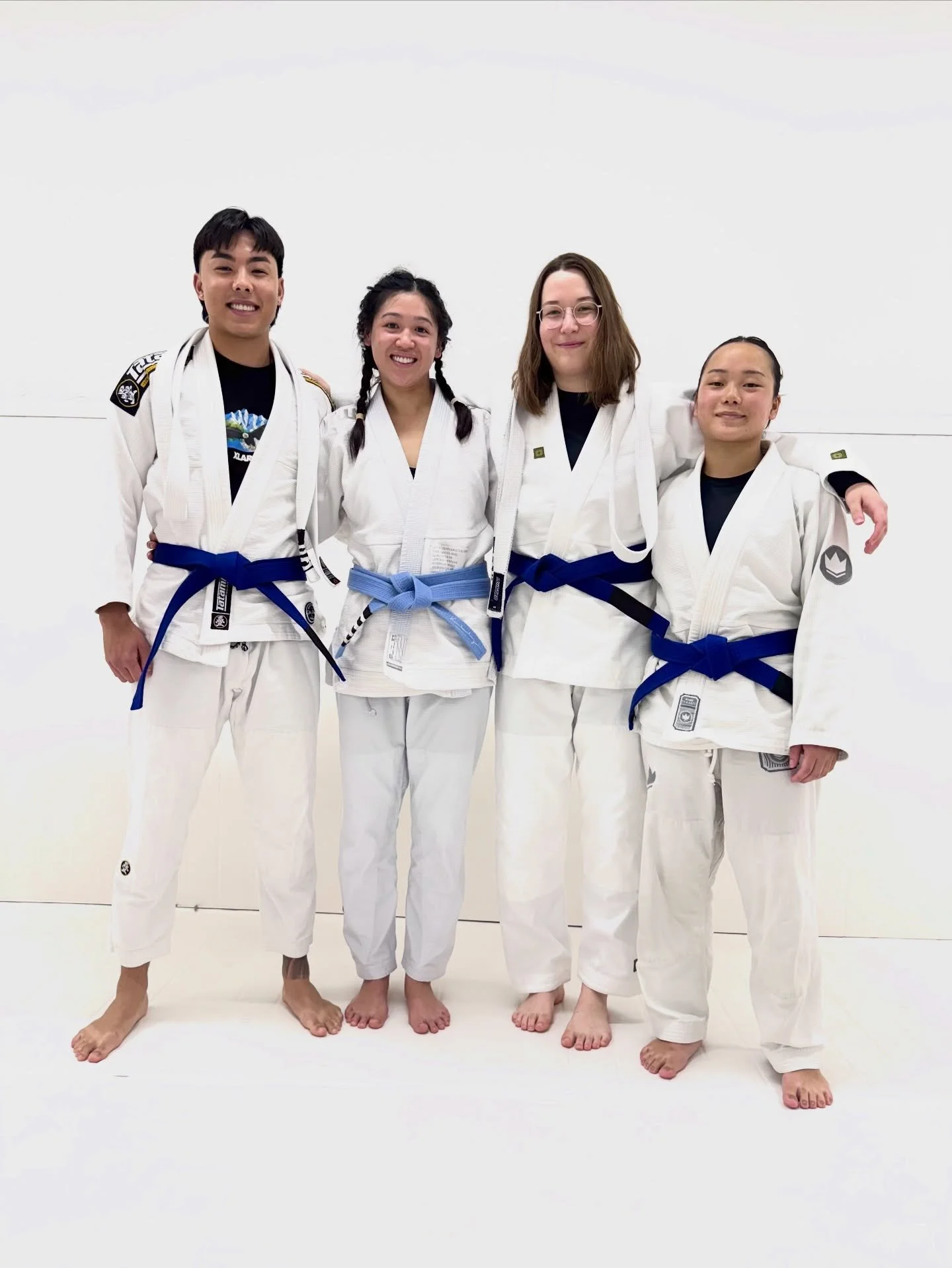 VOA grading

Congratulations Andy and Sandra on being promoted to blue belt and everyone else on their stripes🔥 Awesome to see you all progress and develop your skills. Well done guys 👏🏻

Thank you Coach @romelluistro and the team at @luistro_comb