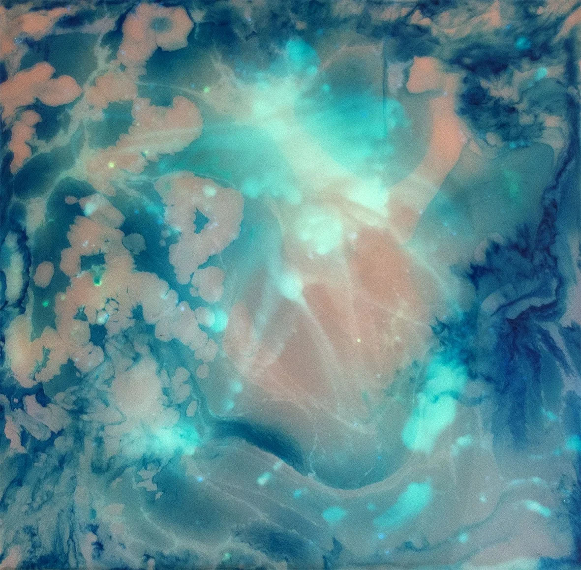 Submerged
2018 
Resin and luminous pigments 
90 x 90cm