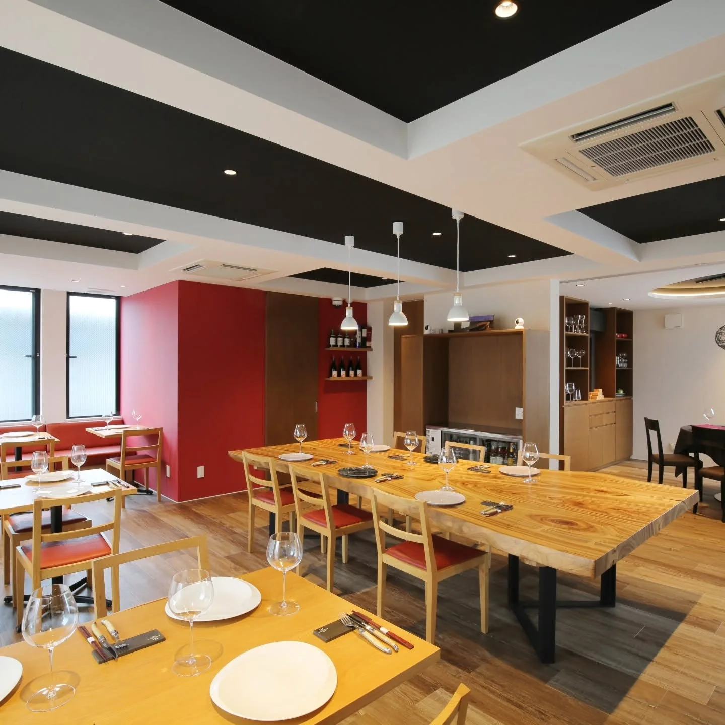 いつもありがとうございます😊
カウンターはディナータイムは満席ですが
お二階席は余裕が御座います。
本日はソムリエ🍷も勤務しております😊
お食事に合わせたワイン、日本酒など相談しながら楽しむのはいかがでしょうか?
ご来店をお待ち申し上げます🙇
鎌倉小町
寿司ビストロ禅
0467-22-7007

#鎌倉寿司#鎌倉ディナー#鎌倉ビストロ#寿司とワイン#寿司と日本酒