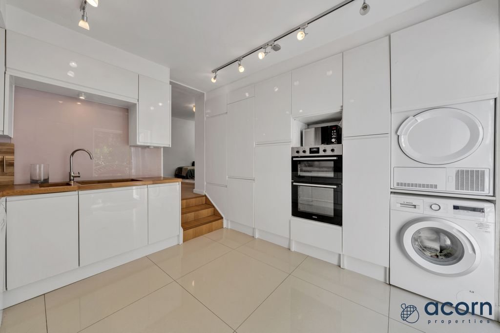 Kitchen 1.jpeg