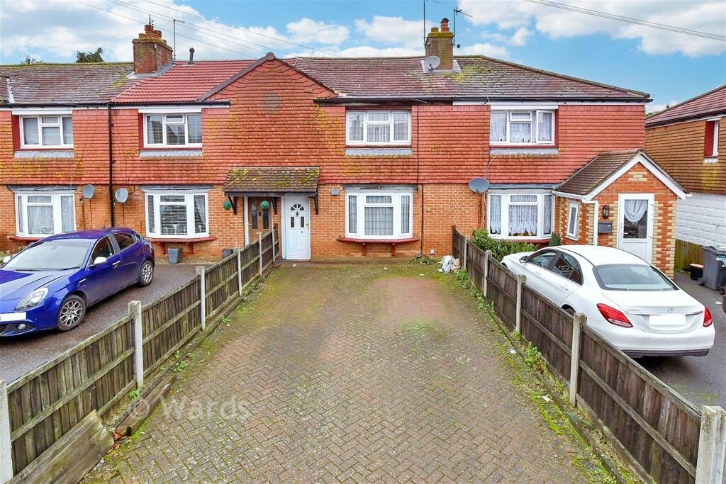 Mangravet Avenue