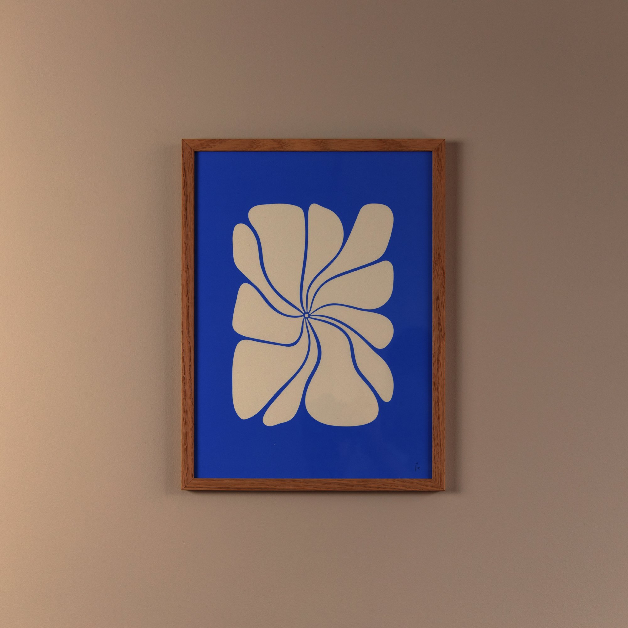 studio-floc-shop-one-flower-in-cornflower-blue-a3-print