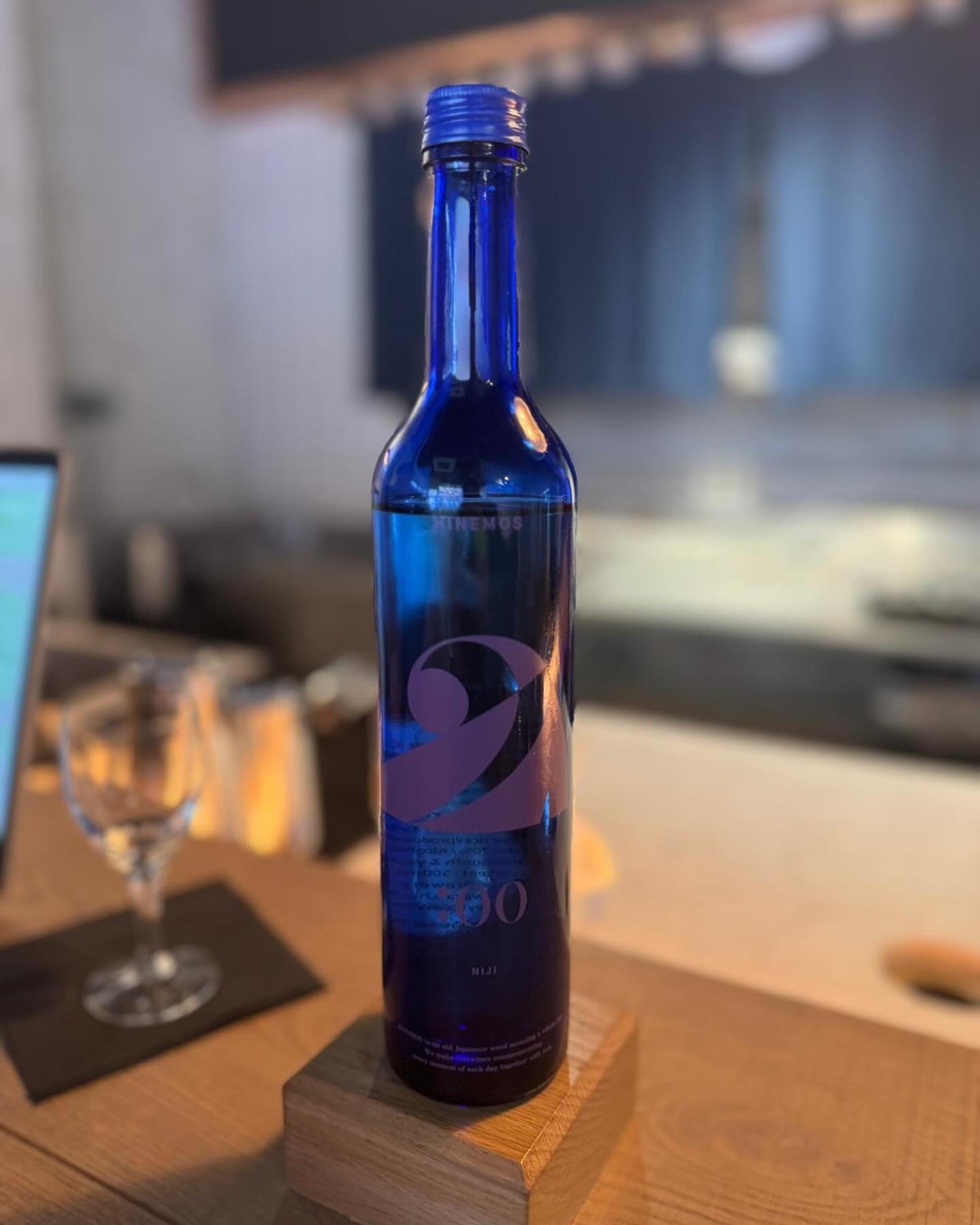 Friday Drinks : @sakecollective_uk 

We were lucky enough to go to a tasting this week at Sake Collective located 50m from our lab! Michael was an amazing host running through a real selection of incredible sake - So many different styles, ages and t