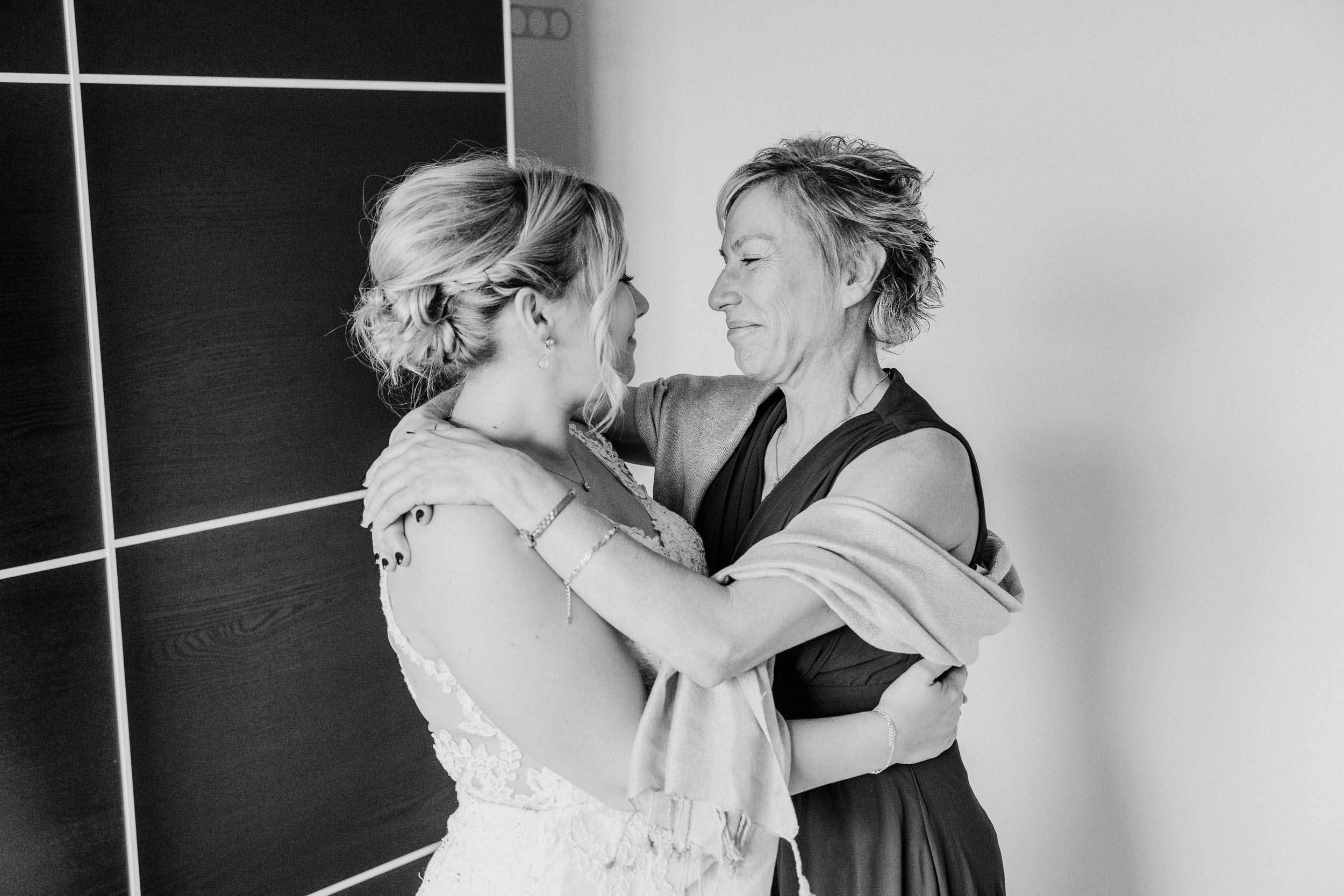 CrazyLittleThingCalledLove, huwelijk, HT-2.jpg