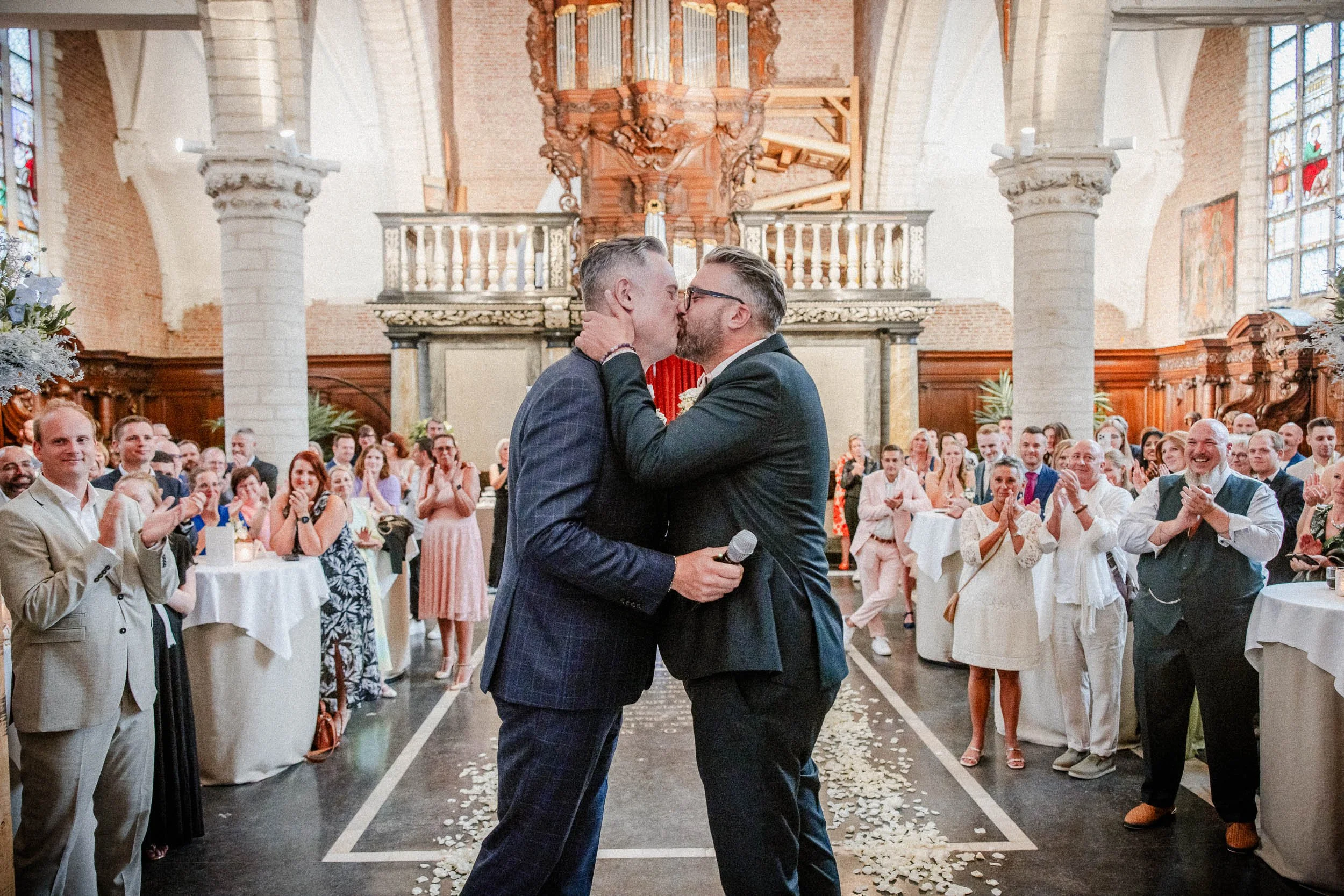 CrazyLittleThingCalledLove, huwelijk-1-6.jpg