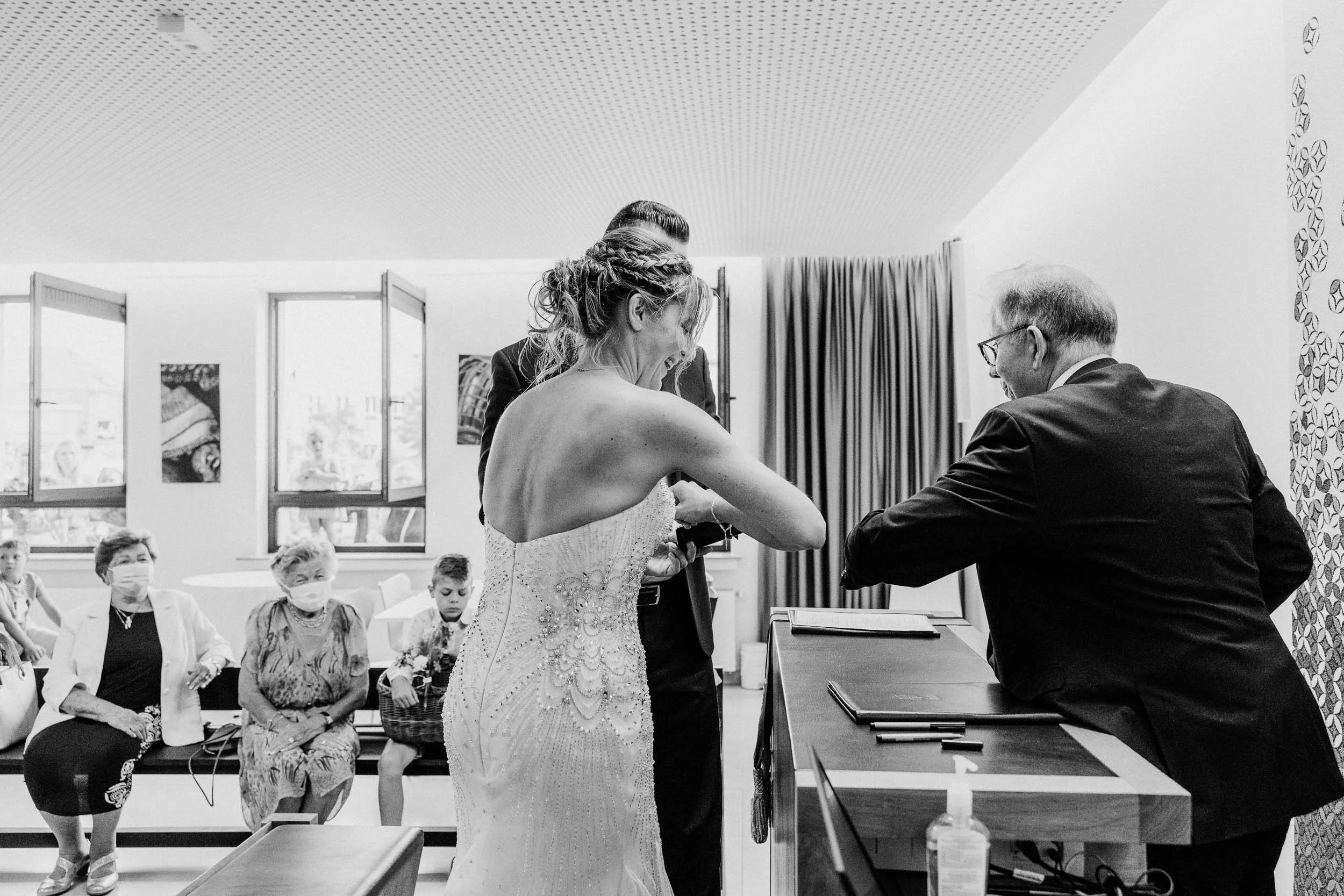 CrazyLittleThingCalledLove, huwelijk, KR-4.jpg