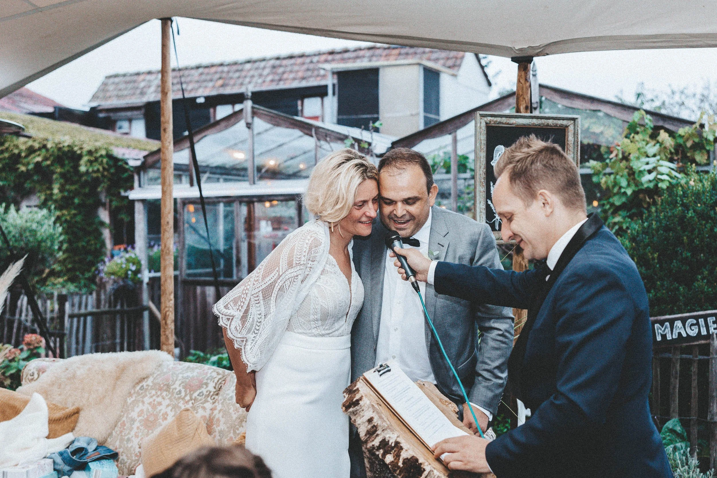 CrazyLittleThingCalledLove, huwelijk-1-3.jpg