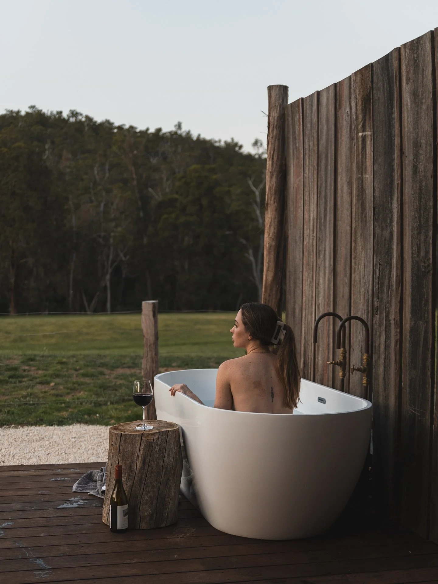 An outdoor bath while listening to the sound of the Blackwood river flowing through the paddock &amp; the girls moooing in the distance to call for their calves&hellip;. It&rsquo;s just pure magic! 💫