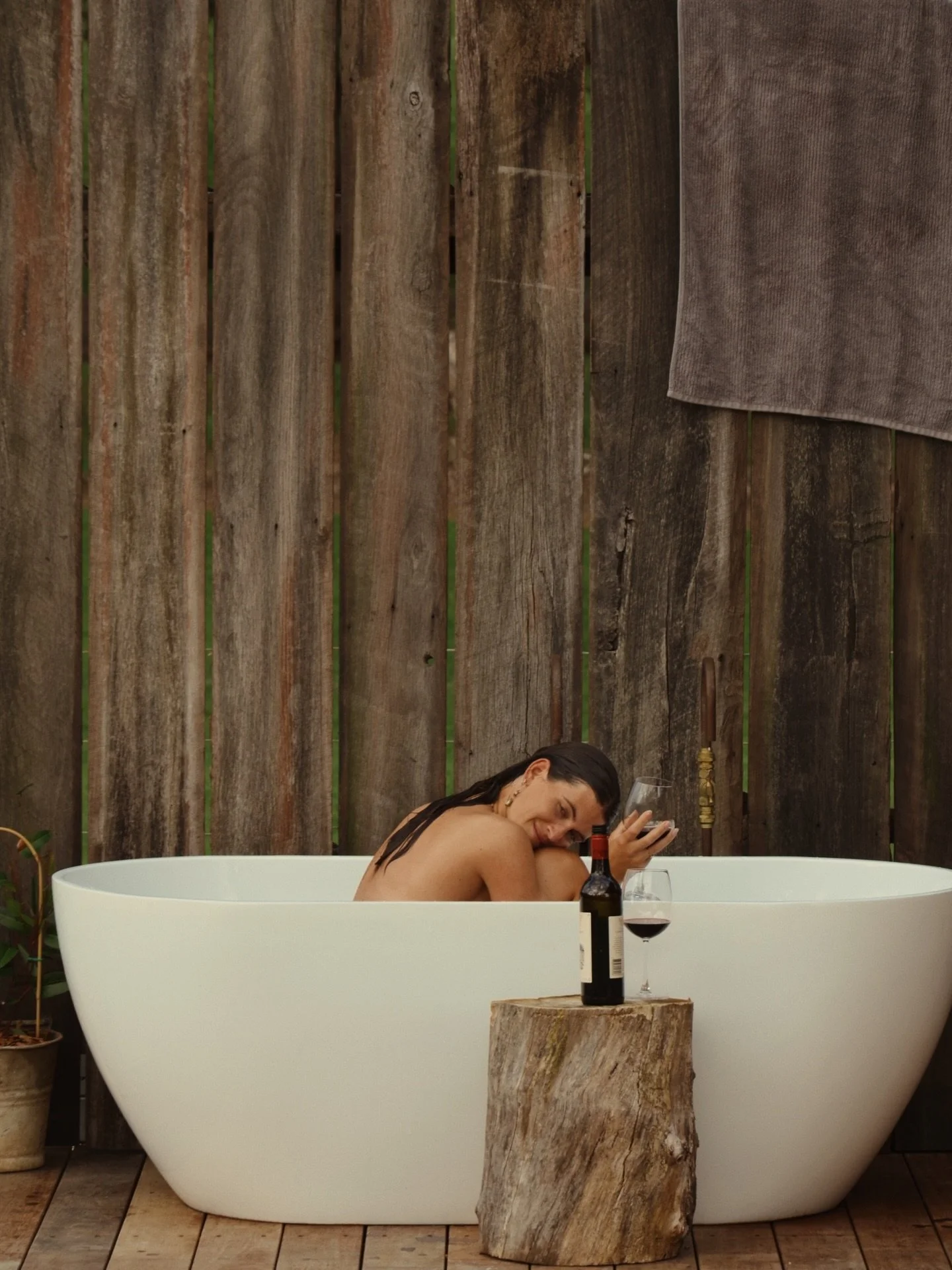 Are you longing for a reset in the fresh country air these cooler months? Just picture yourself here ❣️

We encourage you to book directly through our website for an automatic 10% discounted rate 💫
 
Sylvies still has some mid-week availability for 