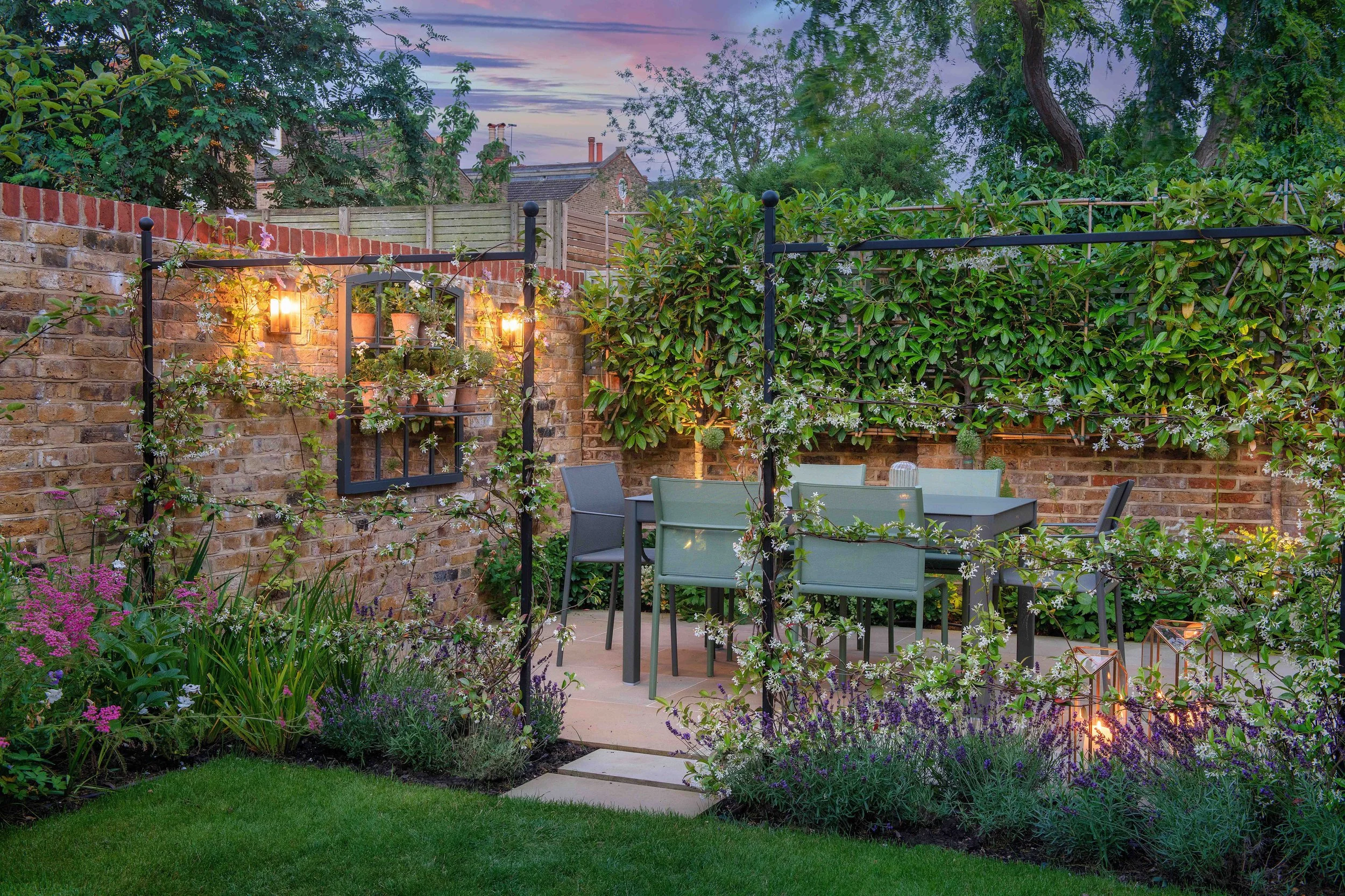 SHOULD I HIRE A GARDEN DESIGNER?