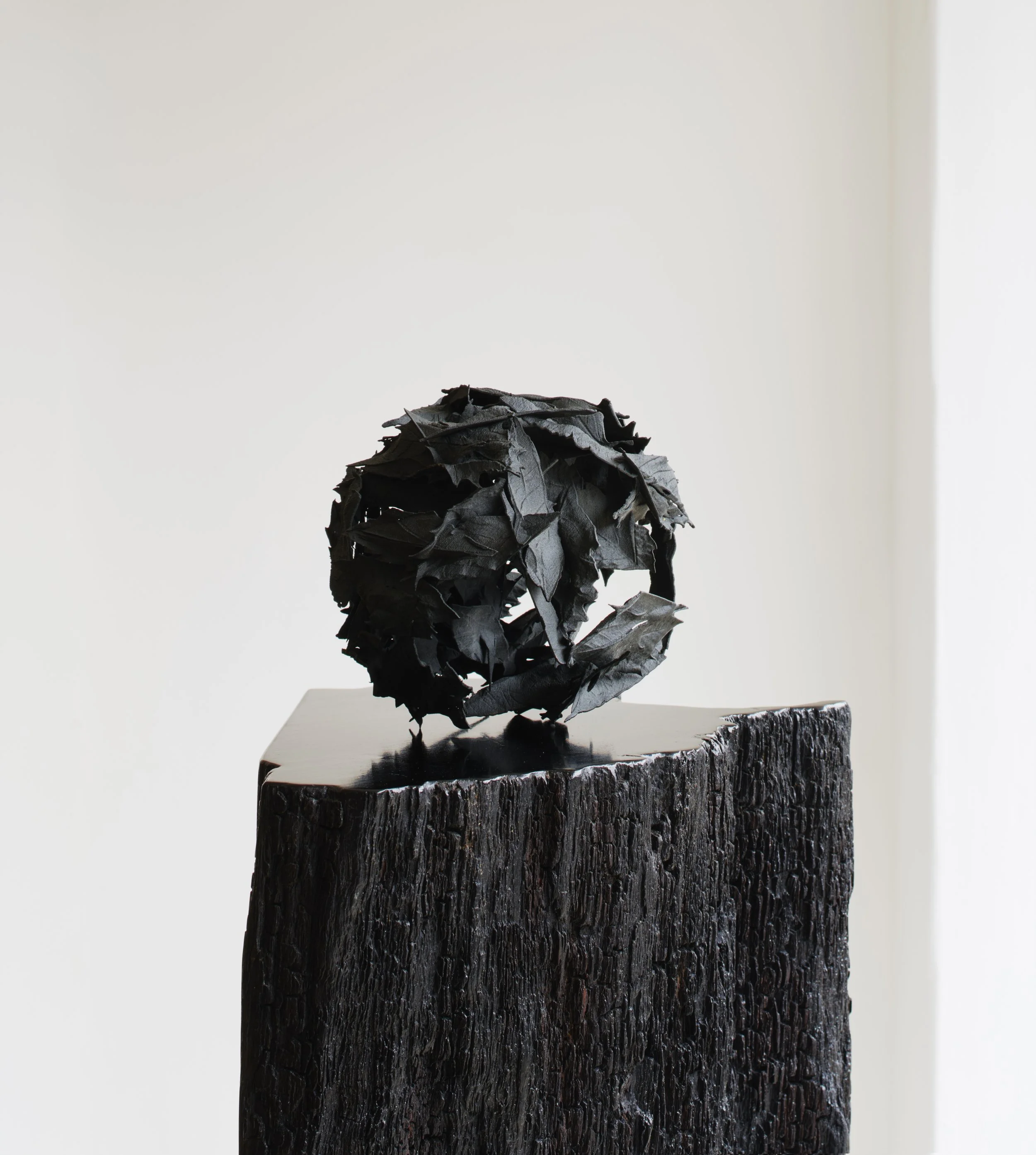 INTERLOCKING LEAF SPHERE