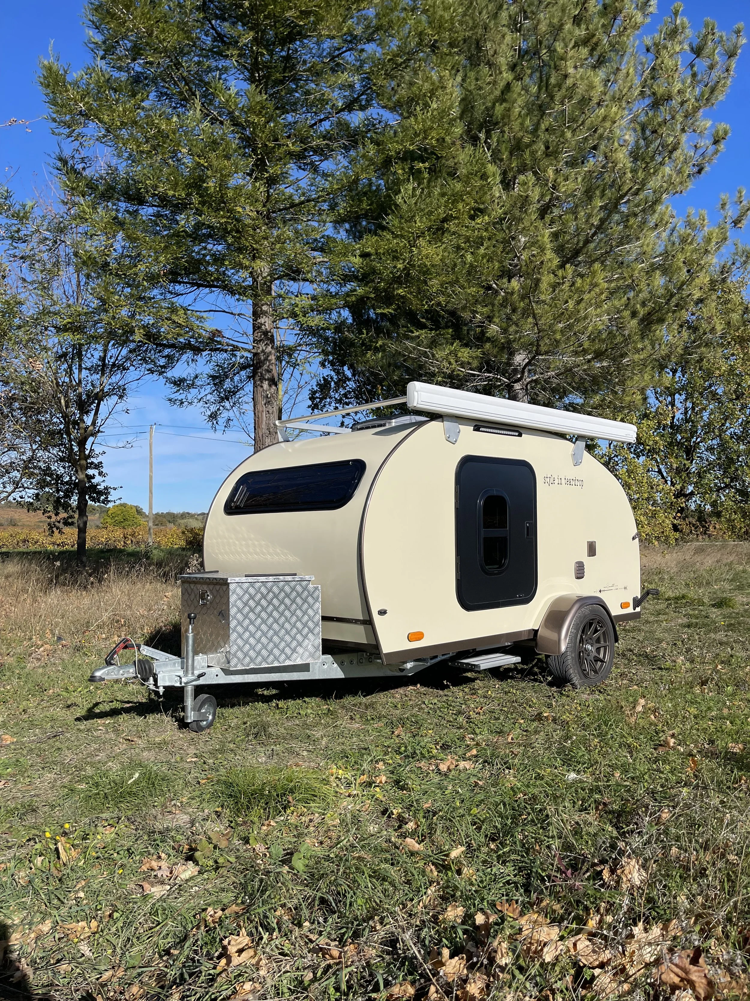 Teardrop ultra beige