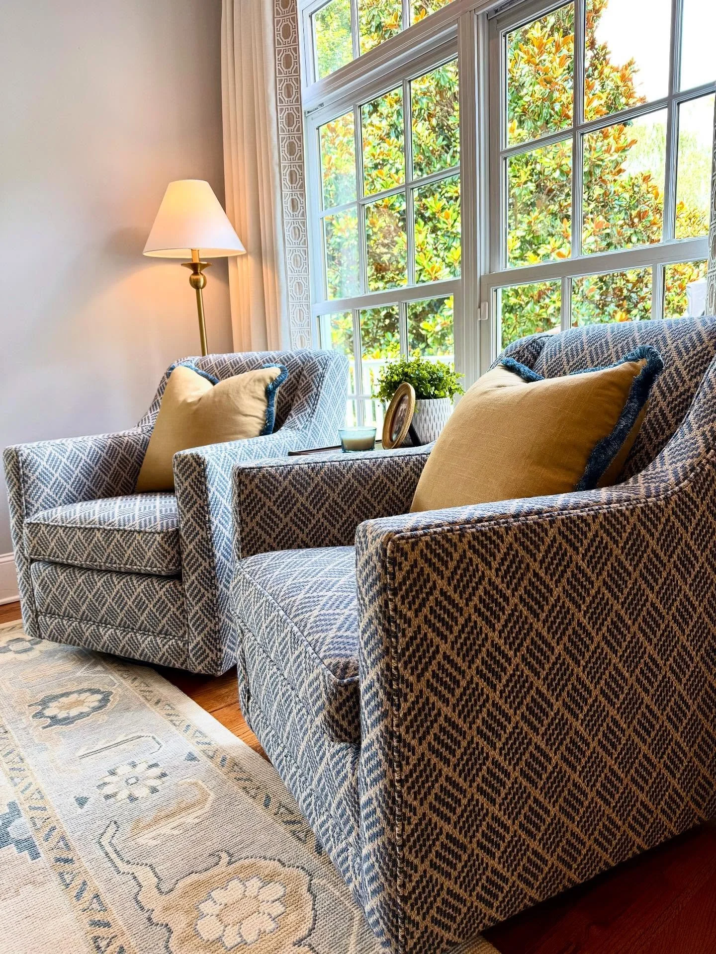 It’s the little things that make a home feel personal—like fringe on the pillows and tape trim on the drapery. ✨
We brought this space to life with custom details that add depth, softness, and soul.
Don’t settle for off-the-shelf&