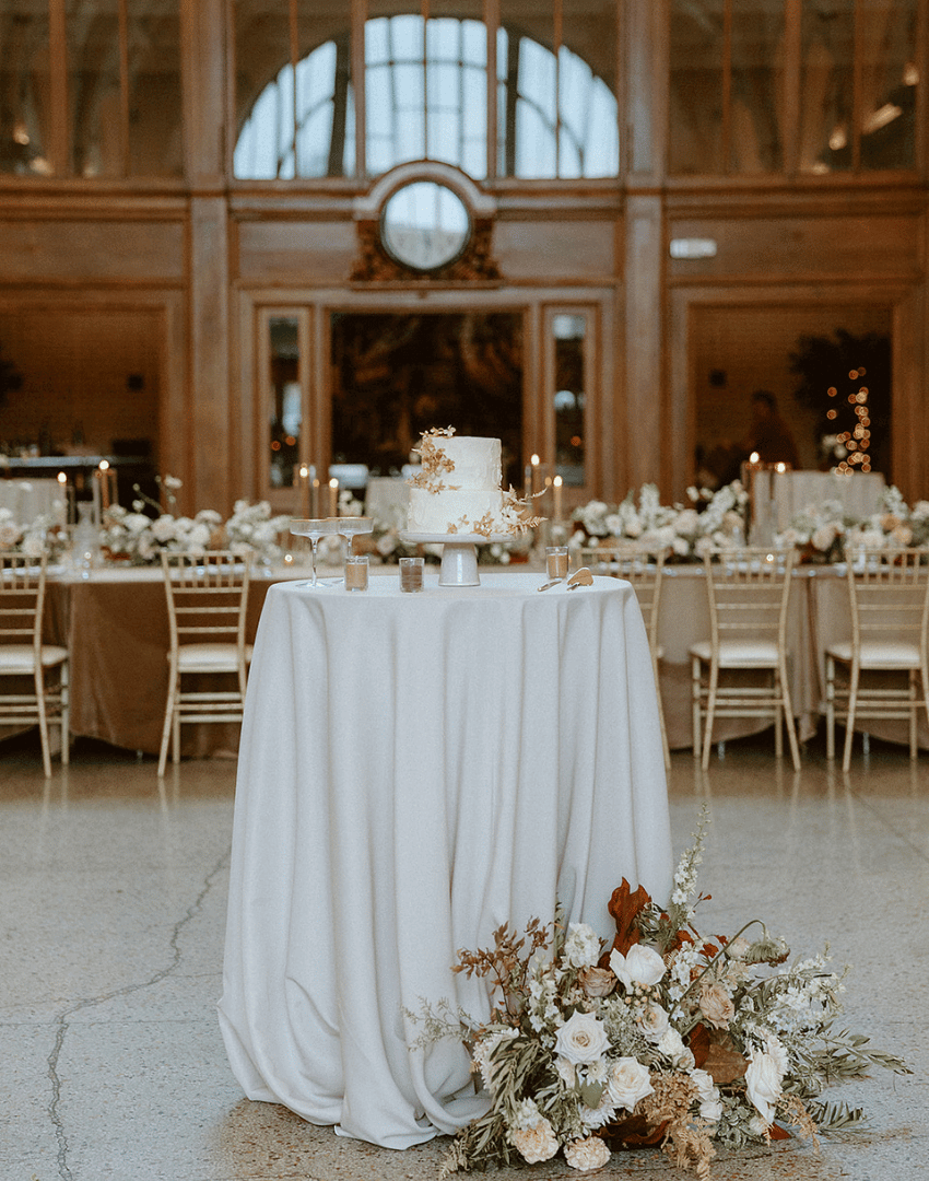 Woven Blooms_Indianapolis florist_caketable.png