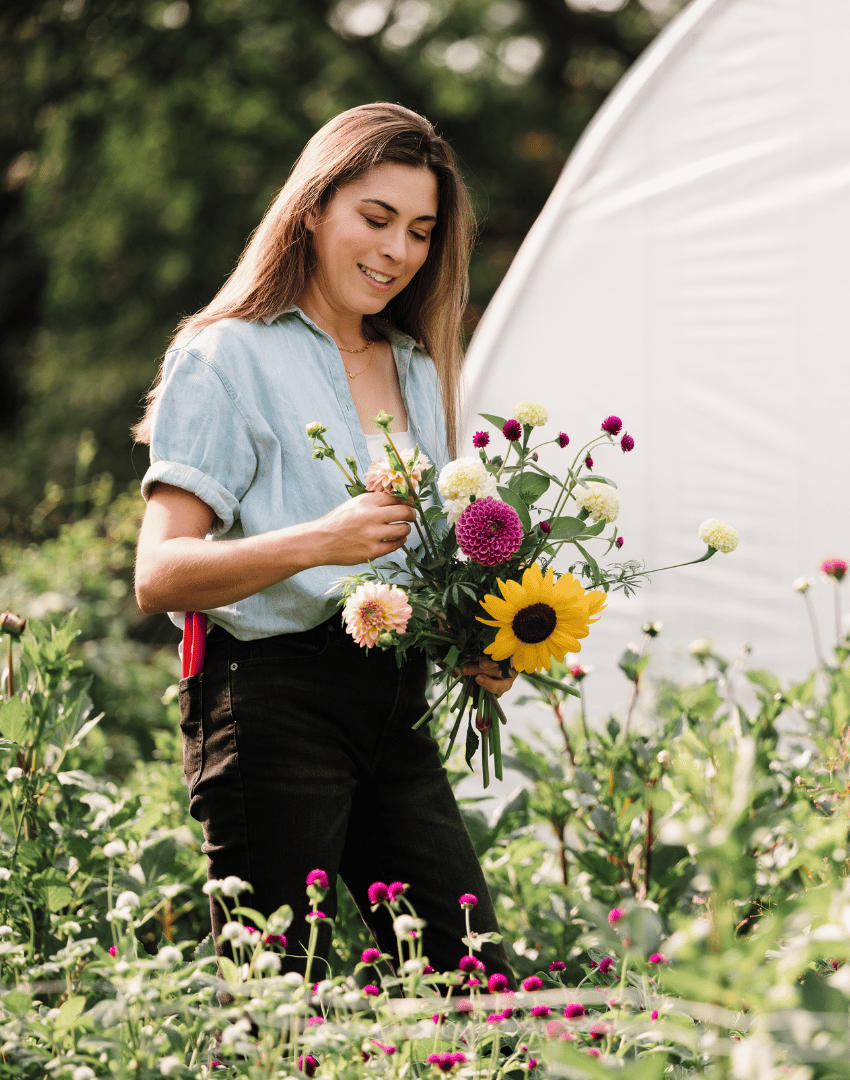 Woven Blooms_Indianapolis Florist_Yellowbouquet.png