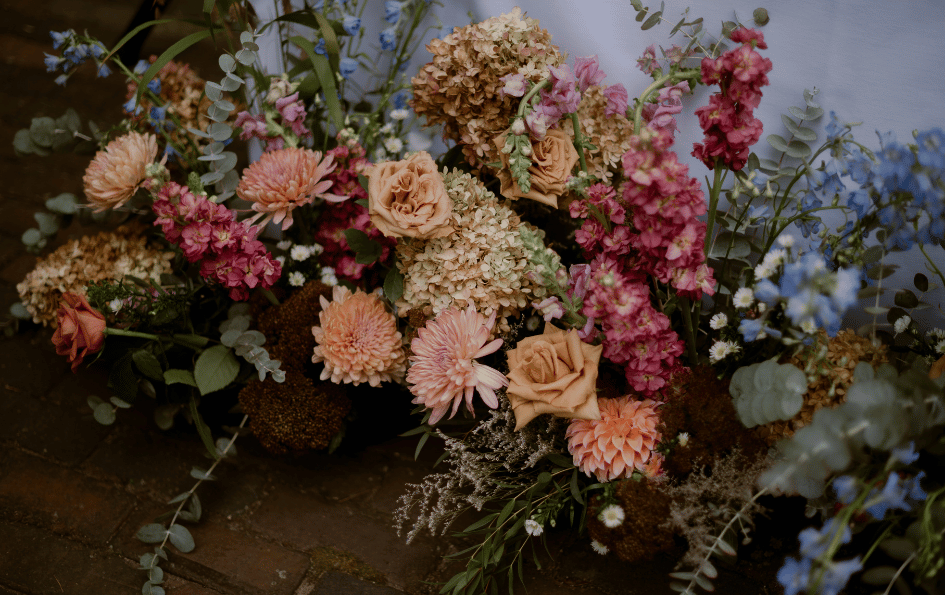 Woven Blooms_Indianapolis florist_flower detail.png